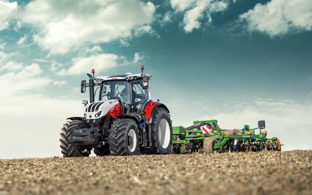 Despite being a CNH brand and bearing similarities to the NH T7.290, the Steyr retains its own style and design priorities