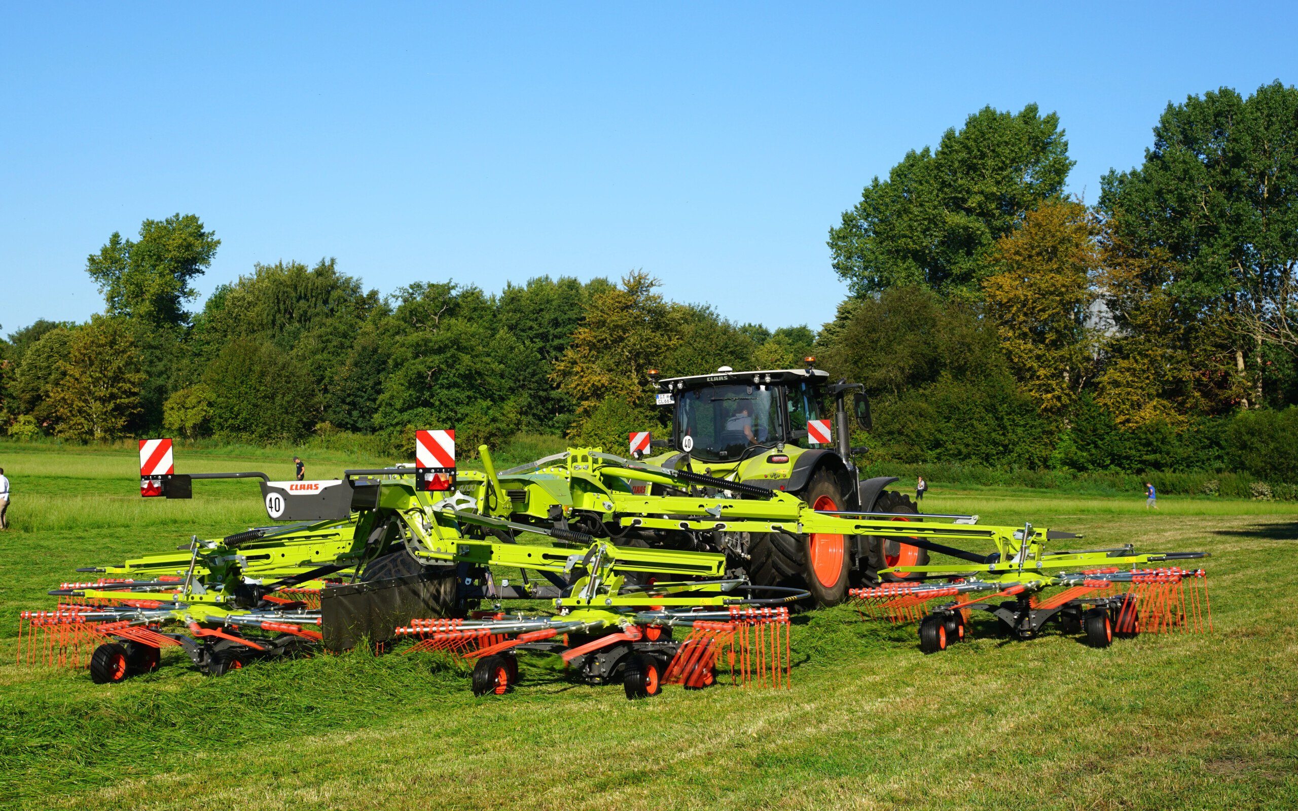 Large machines requie a large capital outlay. There needs to be a focus on cost in conjunction with quality