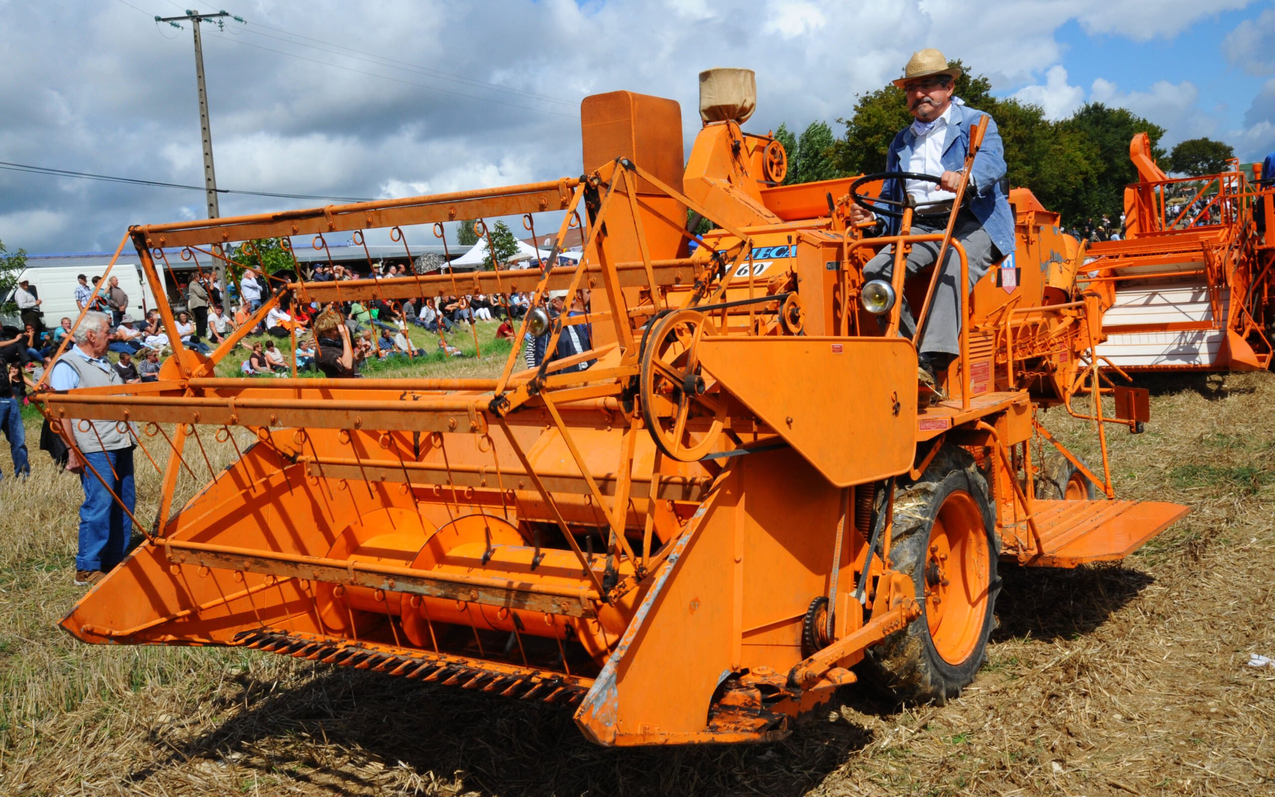 Like their tractor counterparts Someca combines were also Italian, being built by Laverda