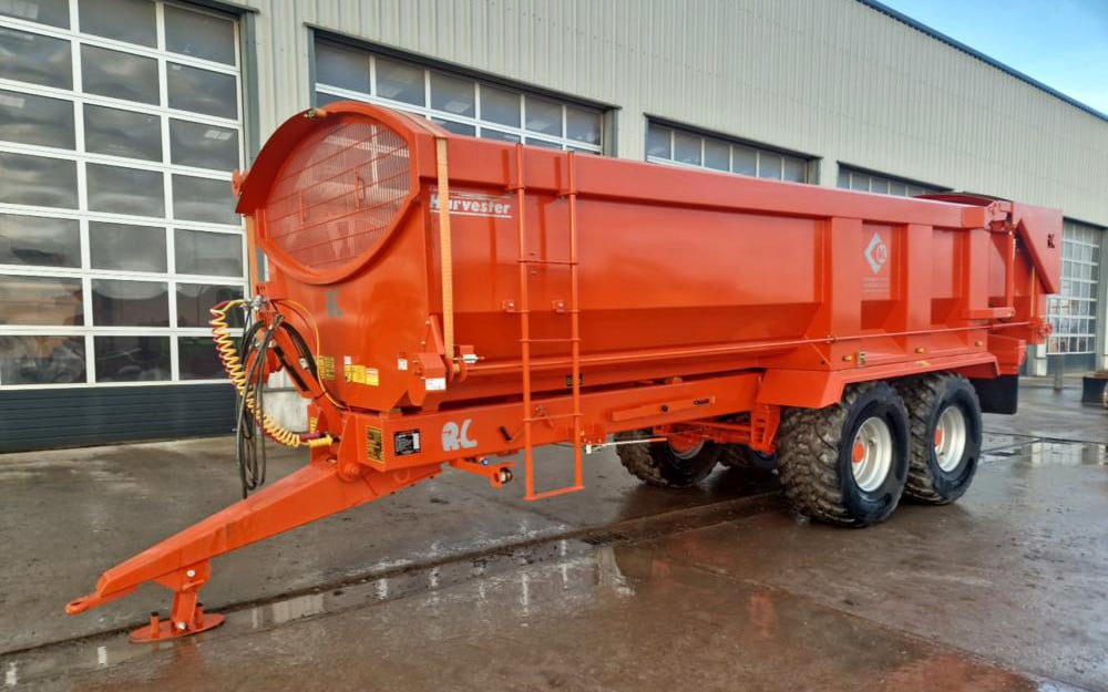 New and unused, this 14t Larrington Harvester trailer with hydraulic tailgate made €22,813