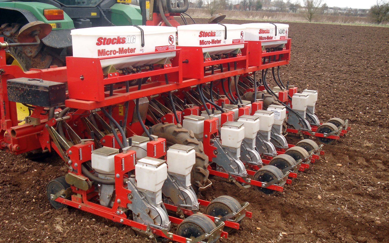 The Maxi and Micro metered units are designed for accurate application of a wide variety of seeds
