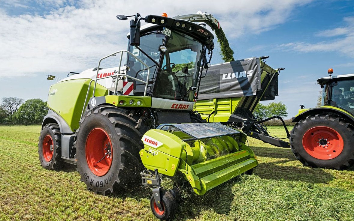 Tine speed, independent of auger speed, can improve crop flow