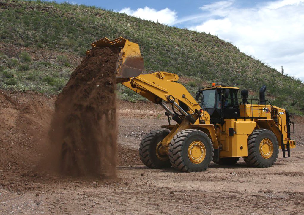 The Big Bud Axles are borrowed from the Cat 988 wheeled loader