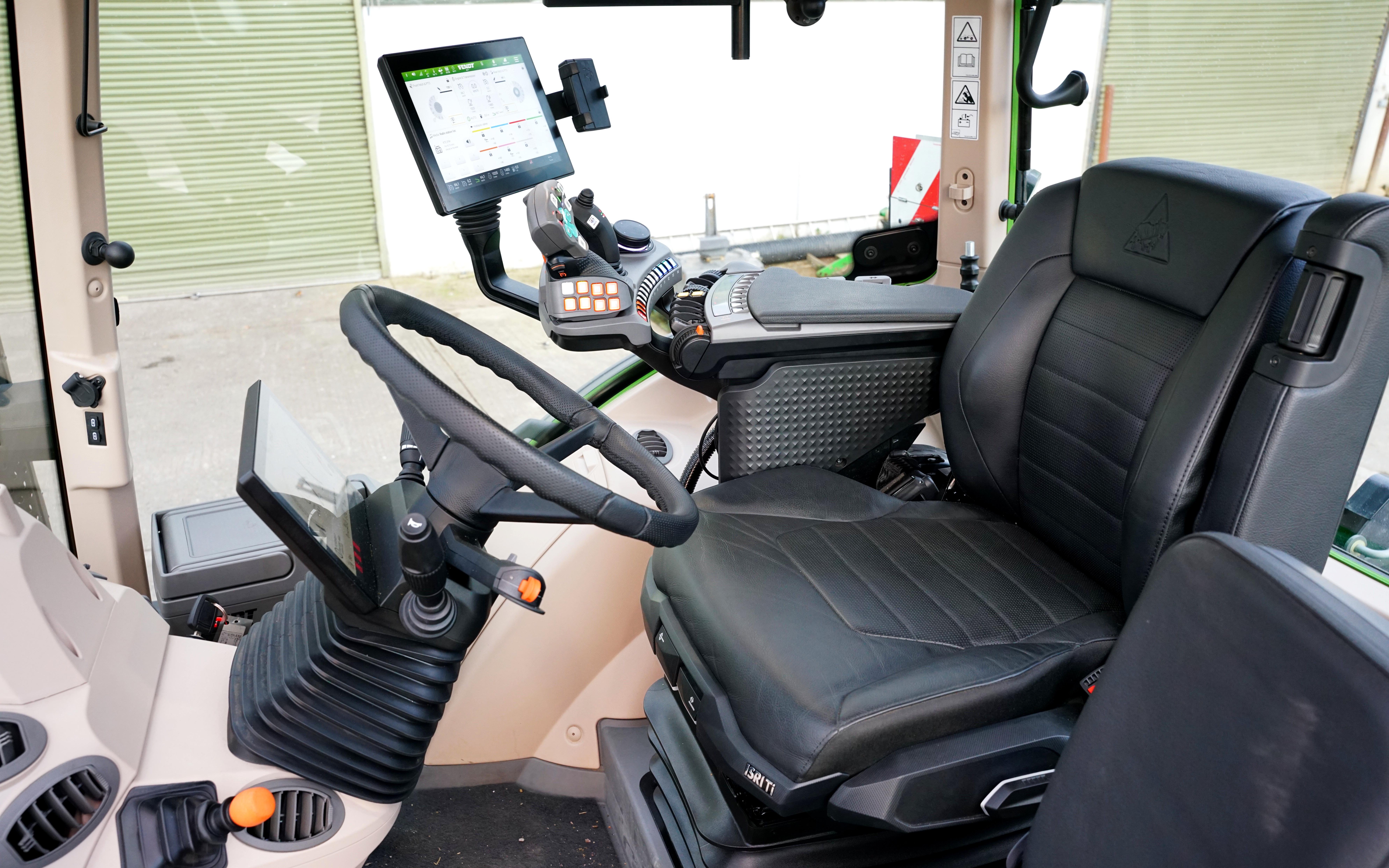 The cab is already familiar, and the control armrest is universal to all Fendt Varios