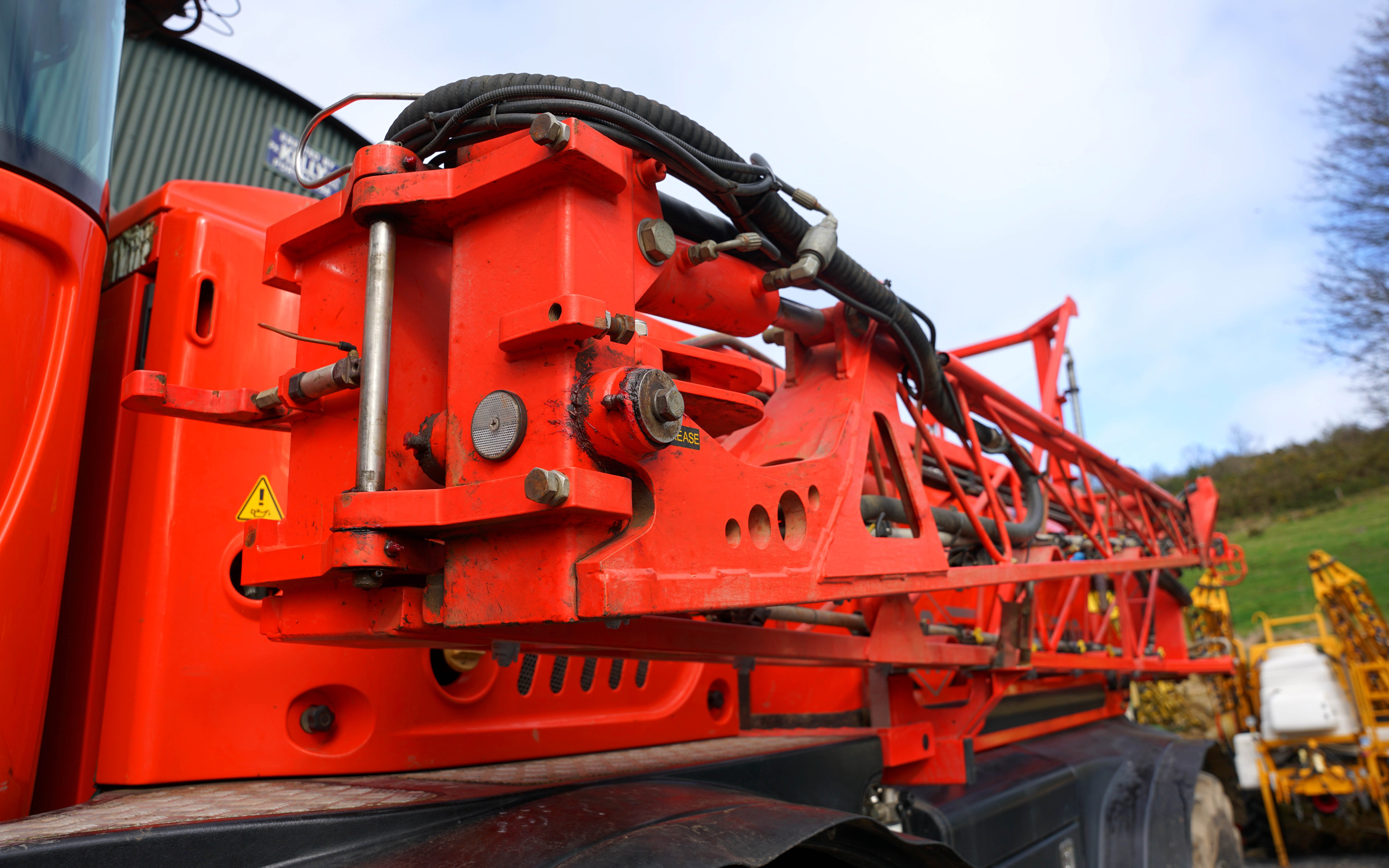 Steel booms may be heavier than aluminium but they are less prone to damage and easier to repair, according to Noel