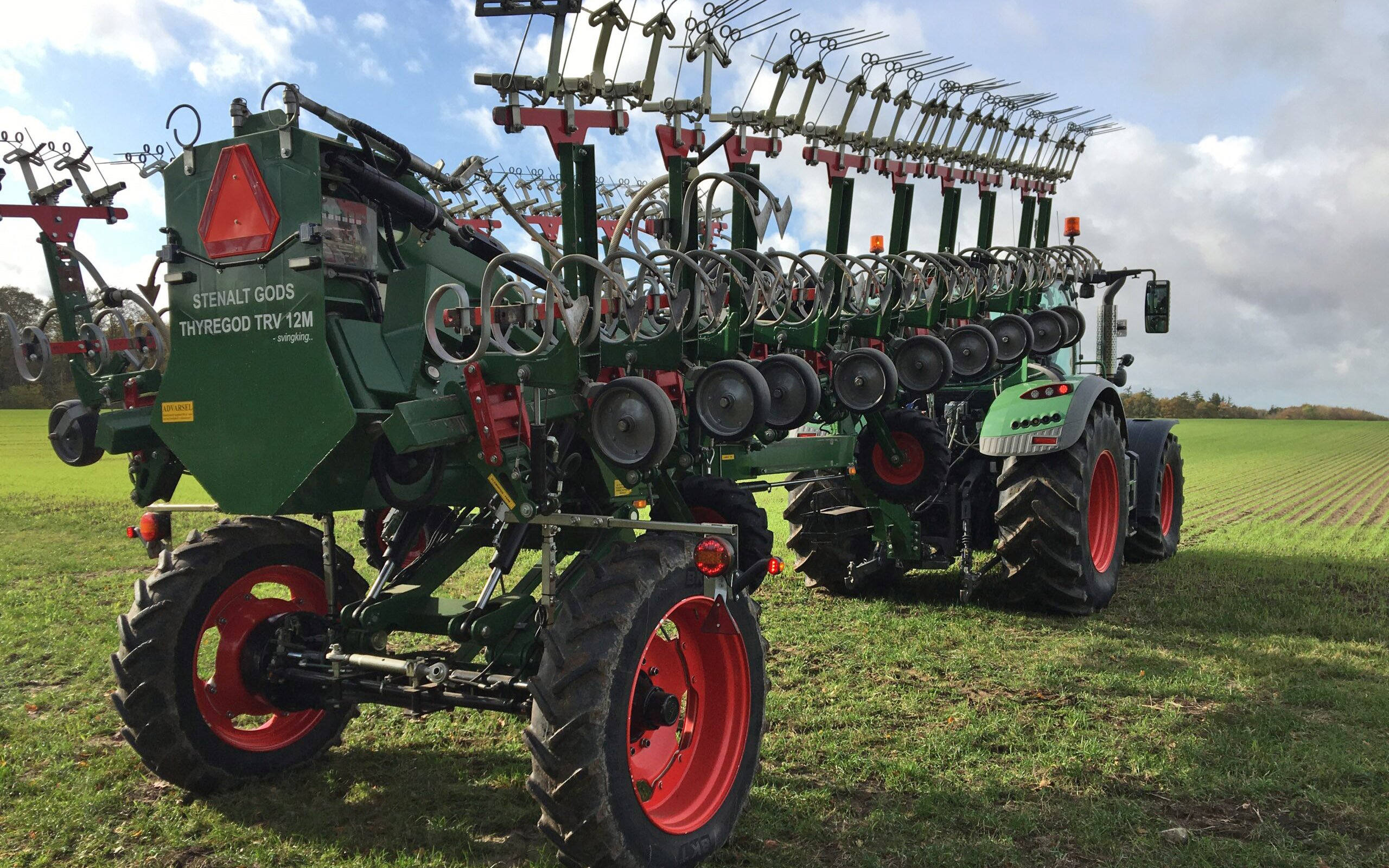 The Swingking series of inter-row cultivators are available in widths of up to 18m