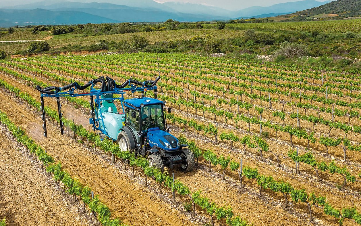 New Holland headed the Italian 2022 tractor sales results with a vineyard model