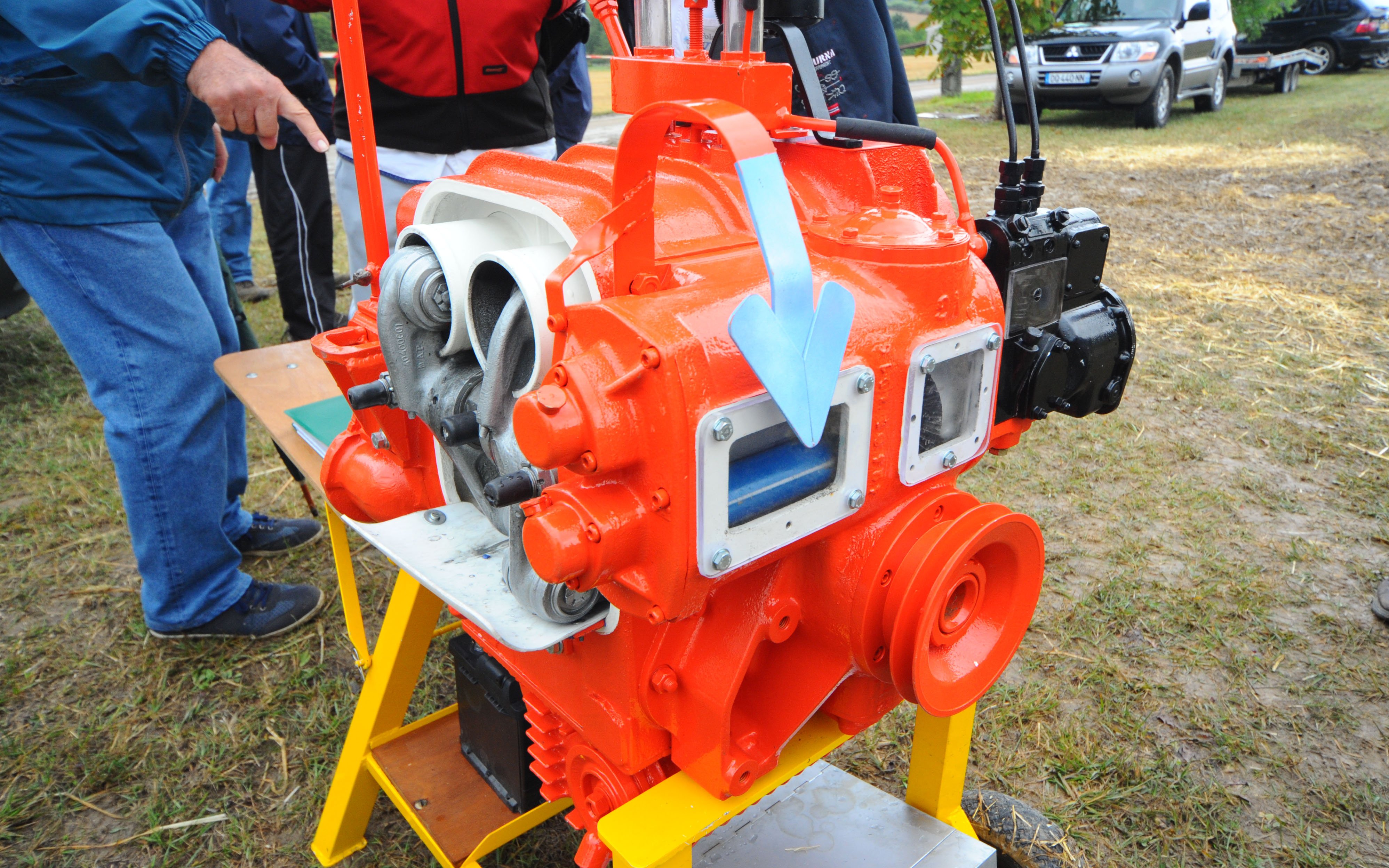 A MAP opposed-piston diesel engine showing the rocker mechanism which was used to transmit the power to a common crankshaft