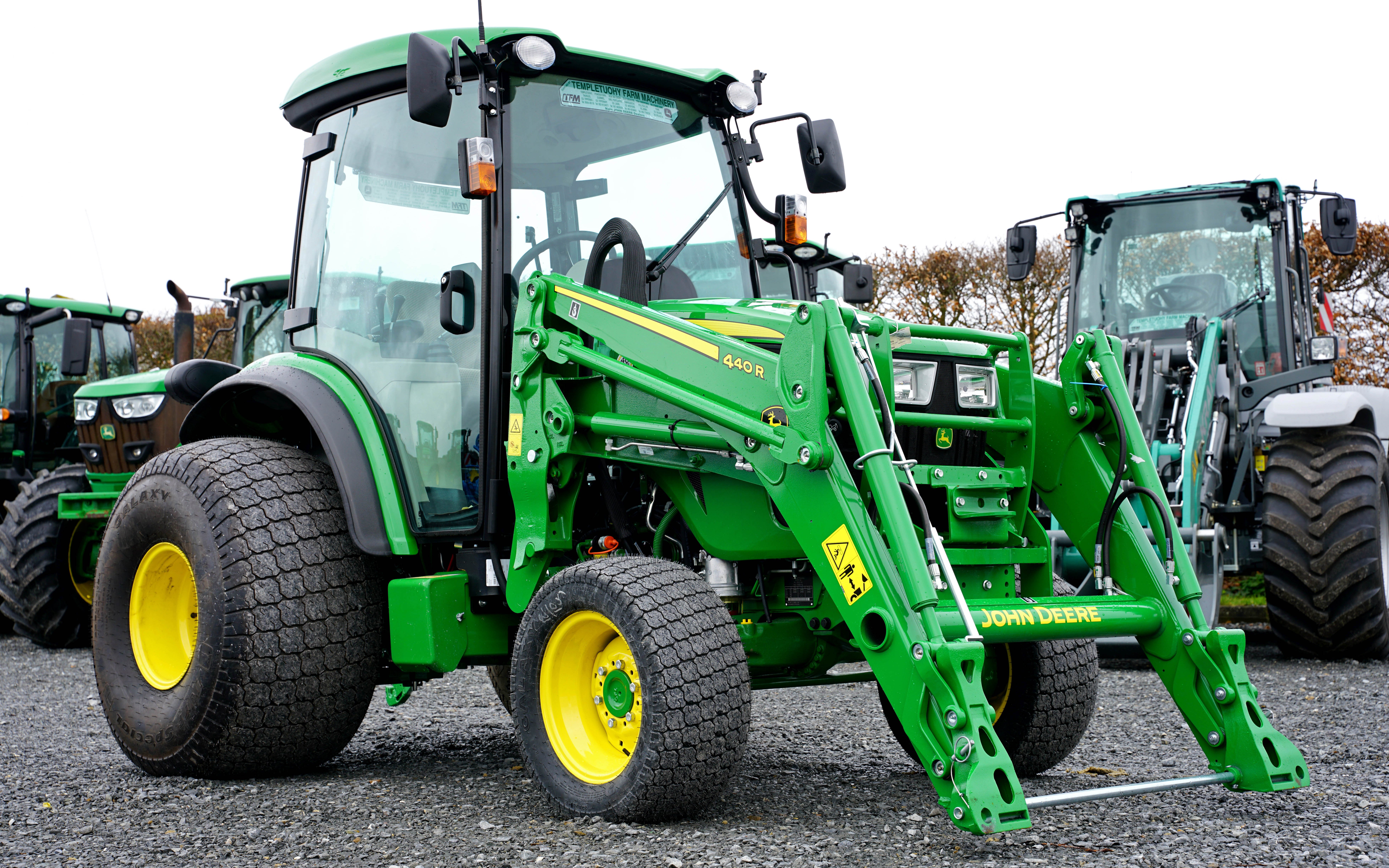 The majority of tractors sold in the US are below 100hp so JD has a range of smaller machines suitable for turfcare duties in Ireland