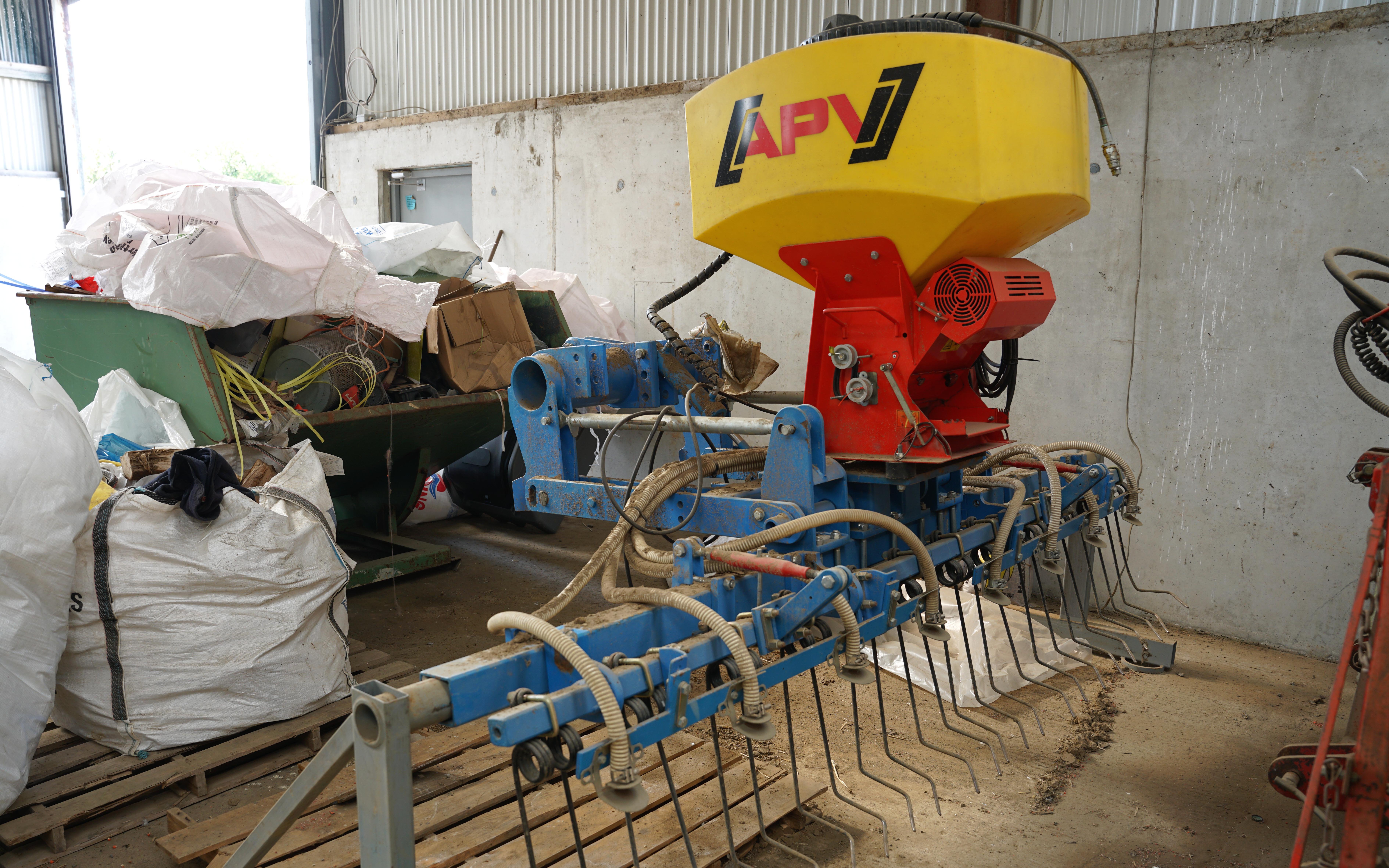 John's homemade seed spreader is well engineered with plenty of strength in its design