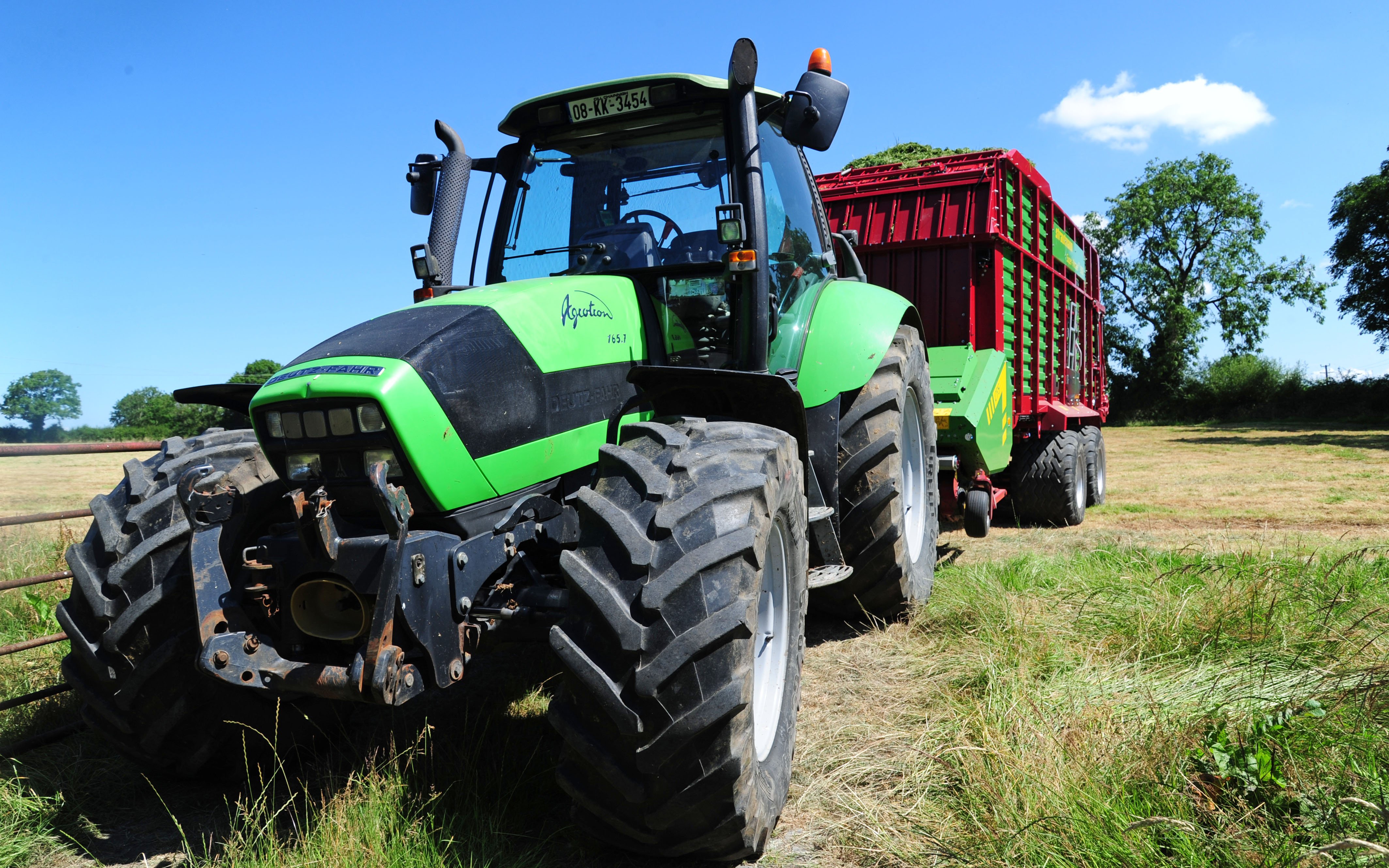 Running a forage wagon over a longer window reduces the need for a large harvester and fleet of tractors