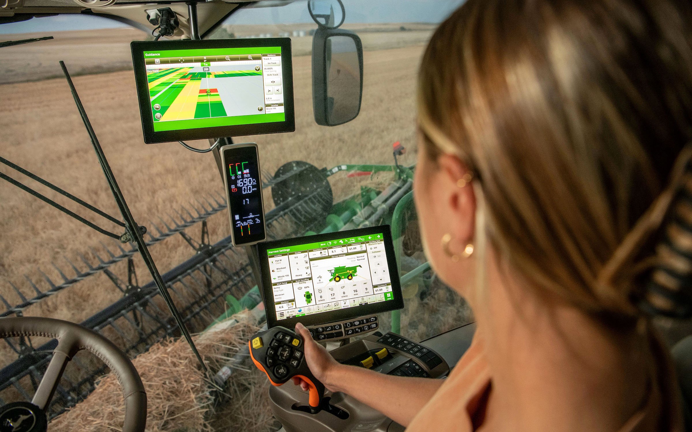 The new family of G5 screens will form the core of future developments from John Deere