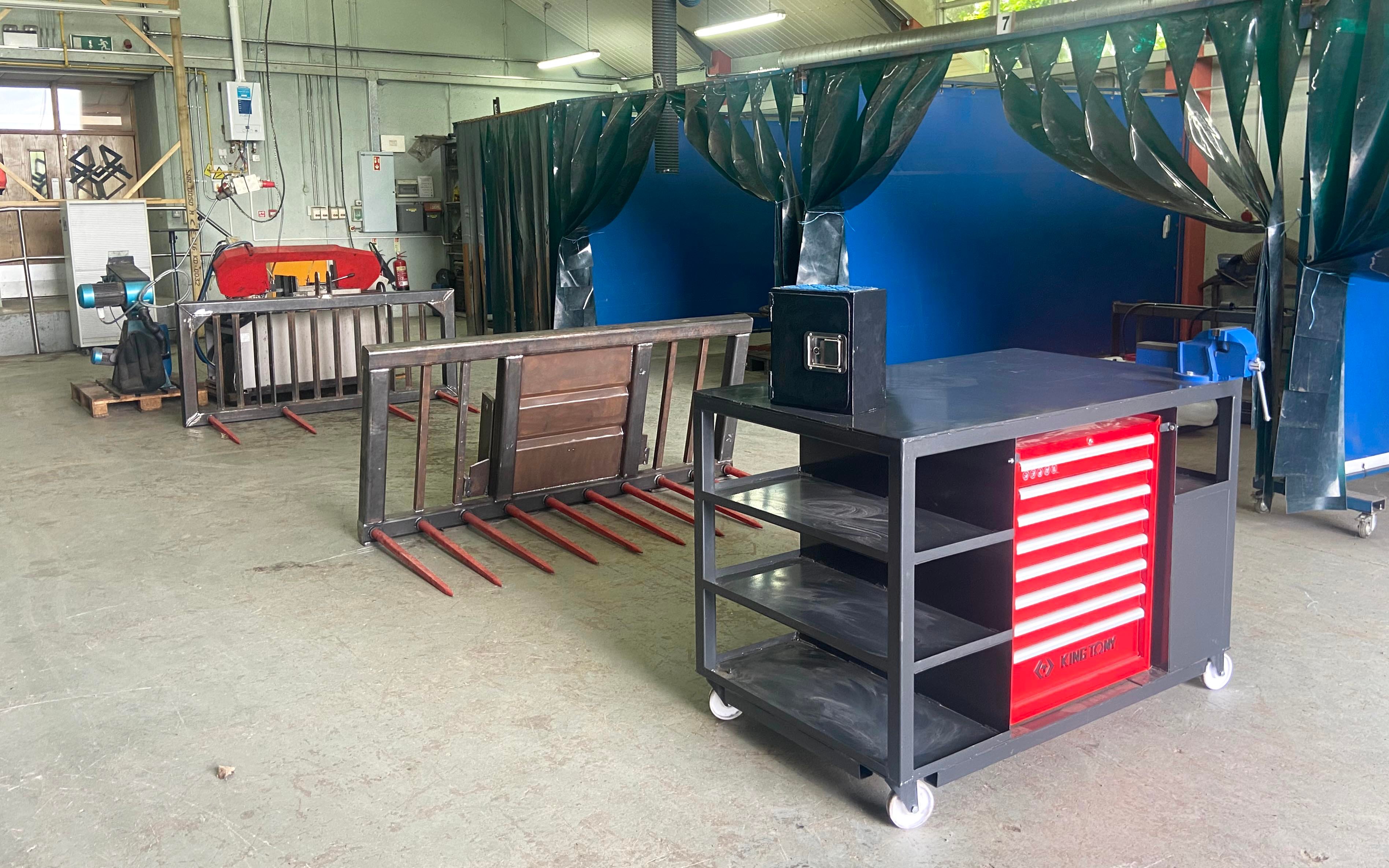 The welding shop is well equipped and was housing several of the projects, including the bench built around a toolbox