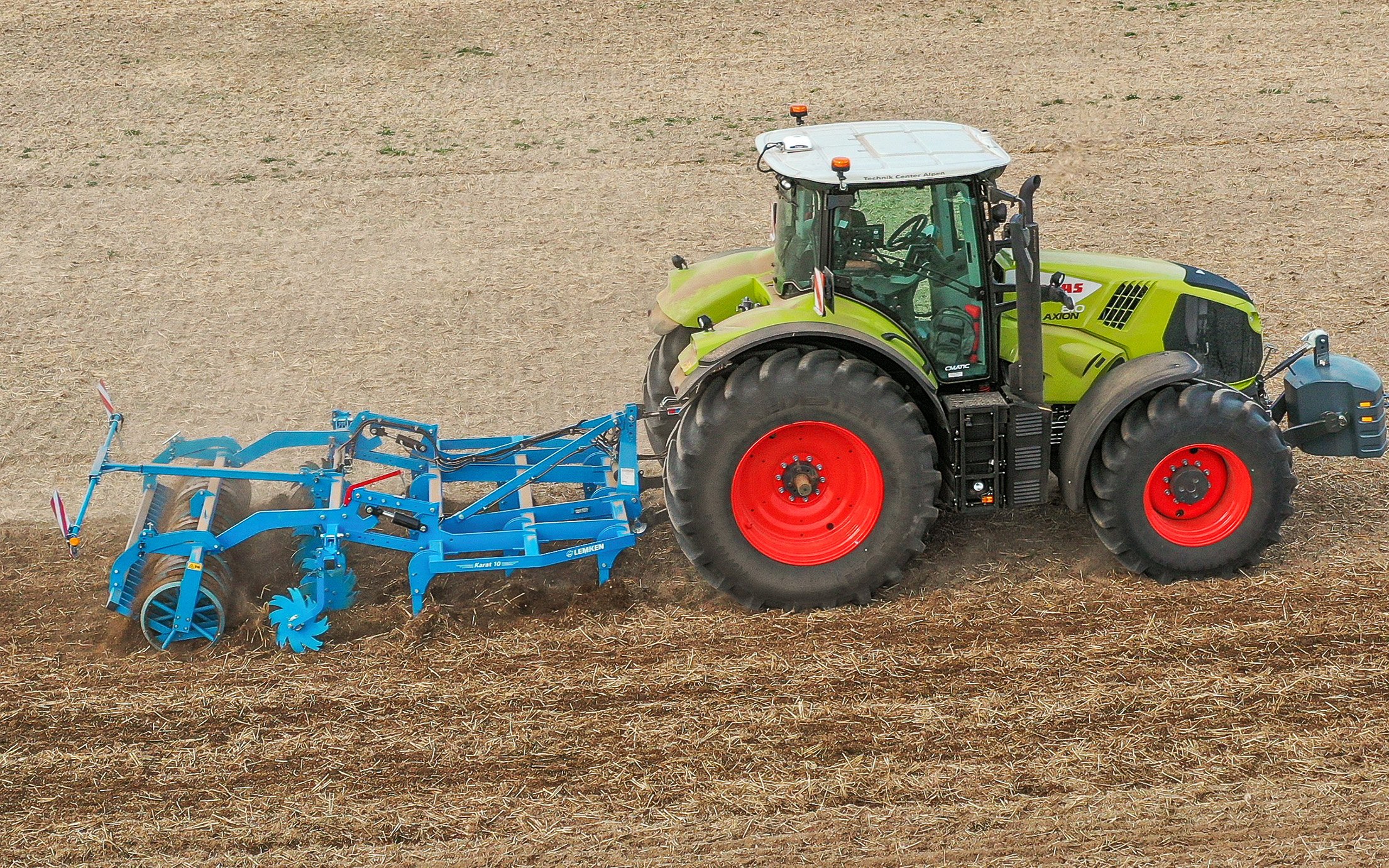 A straight pull and options galore are the main features of the Karat 10 from Lemken