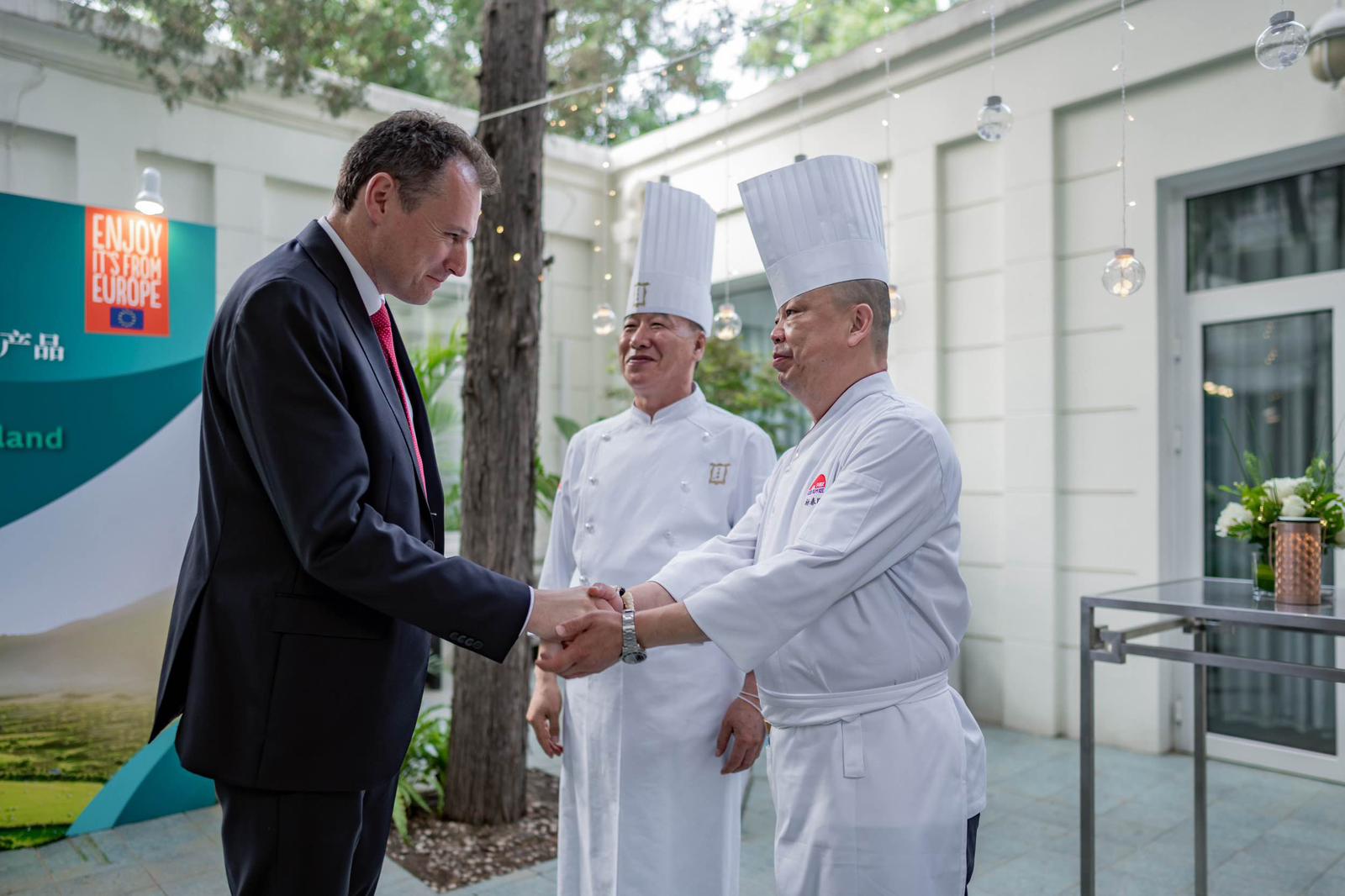 Minister for Agriculture, Food and the Marine Charlie McConalogue meets Chinese chefs at Bord Bia's chef masters' event in Beijing