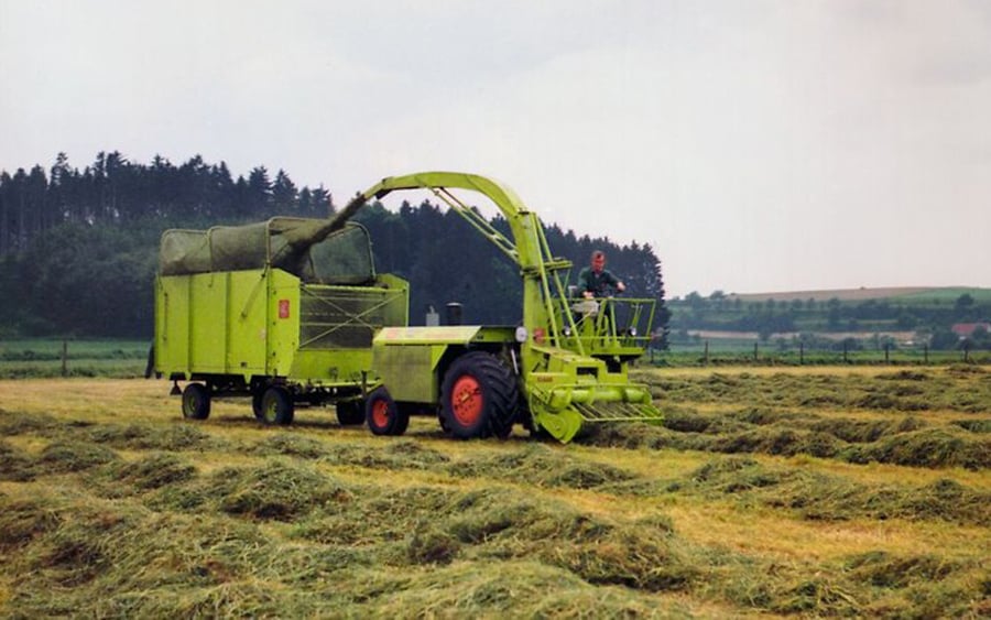 Claas at first marketed its SPFHs as motorised units of its trailed machines