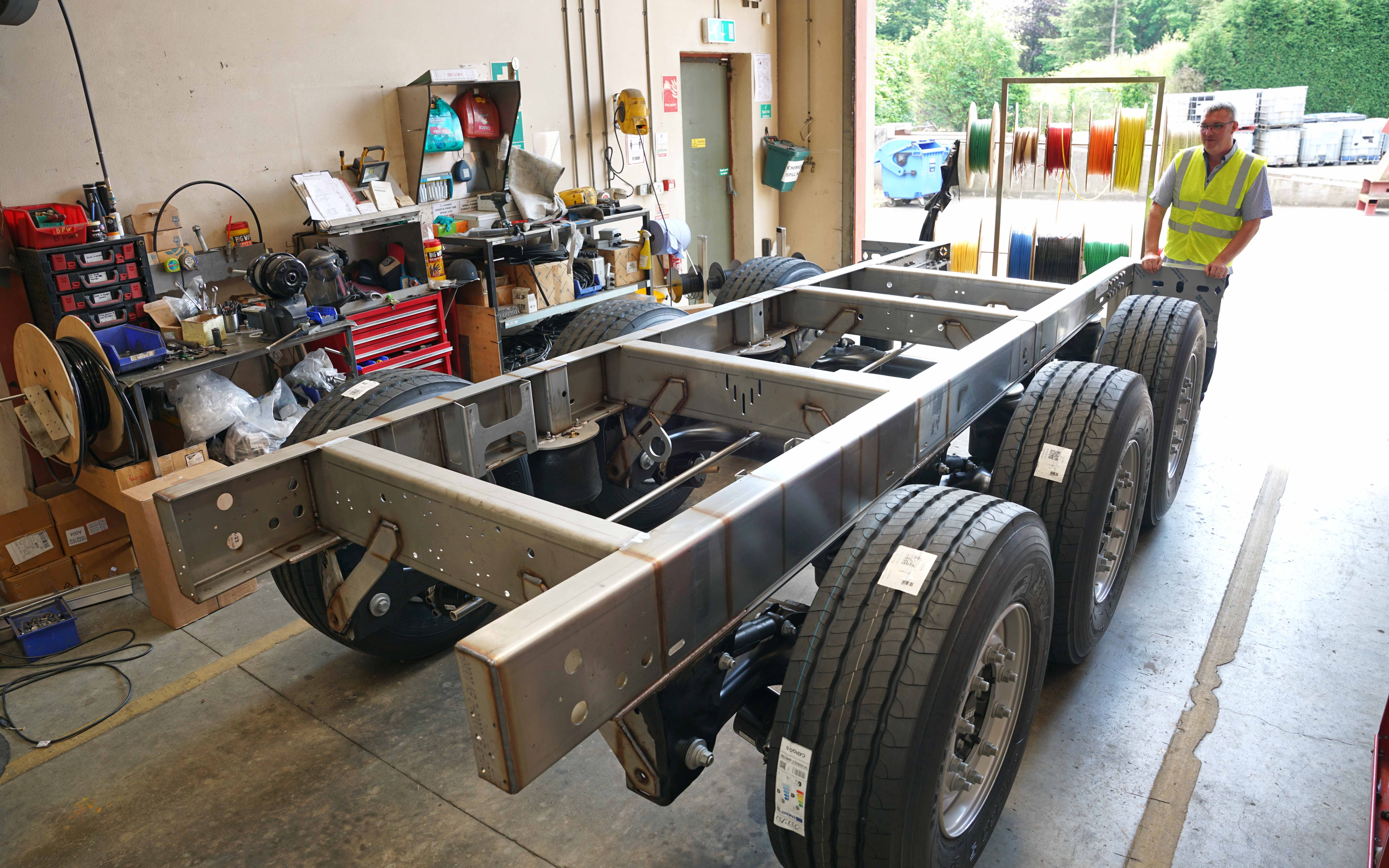 The tanker bogies are built to tight tolerances, resulting in an easy running unit which can be set in motion with a gentle push of the hand