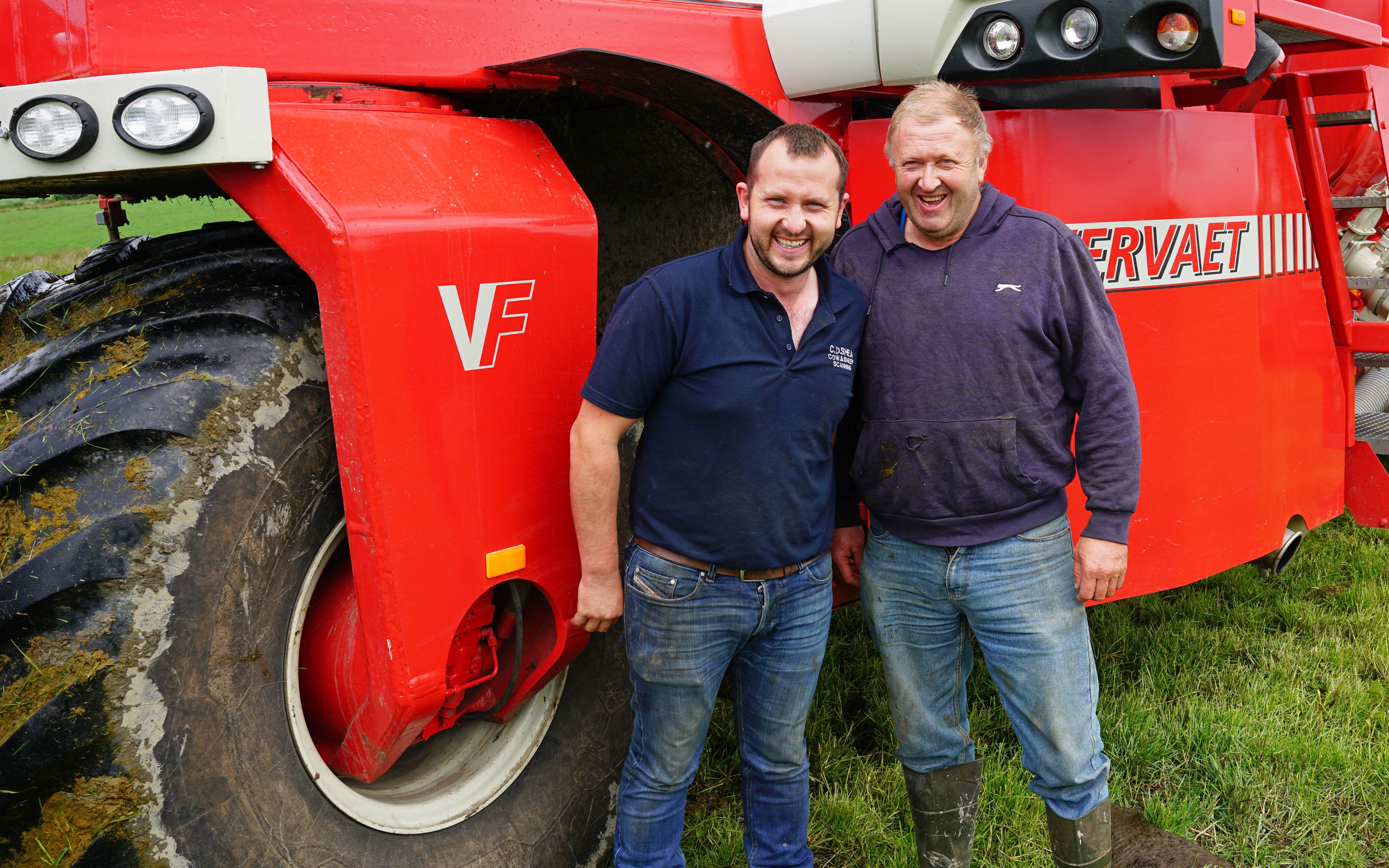 Charles O'Shea (left) and Patrick Enright, who has become a keen advocate slurry injection now that he has seen the benefit of it on his land