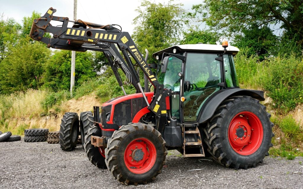 Armatrac tractors are not the most common but come with a Perkins engine and ZF transmission with compressor and air brakes. A Rossmore loader completes the package on this 2018 example