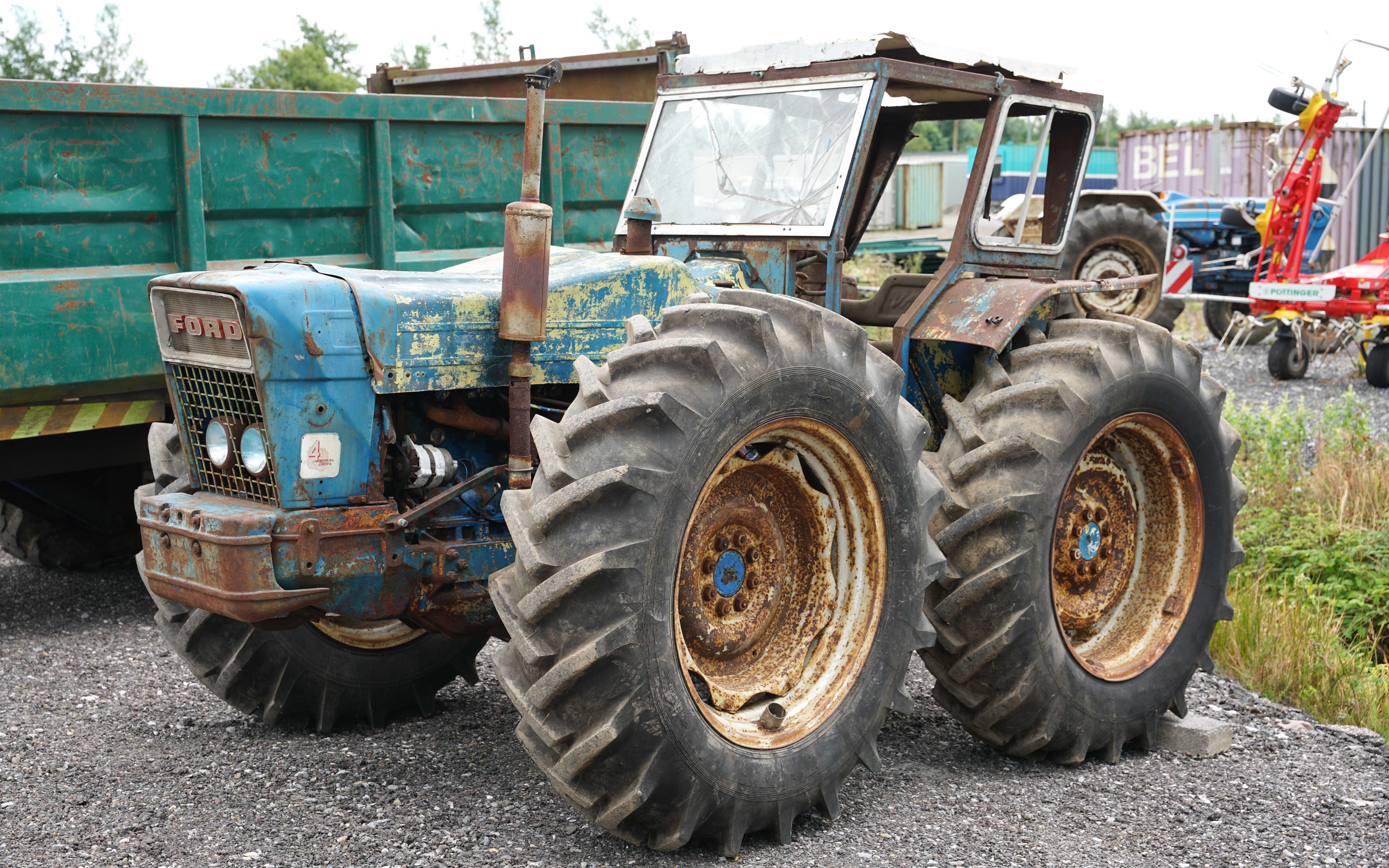 Countys are still collectable and the engine is said to run sweetly on this 1164 with 3,699 hours showing which is from around 1978. It also boasts a heavy duty gearbox