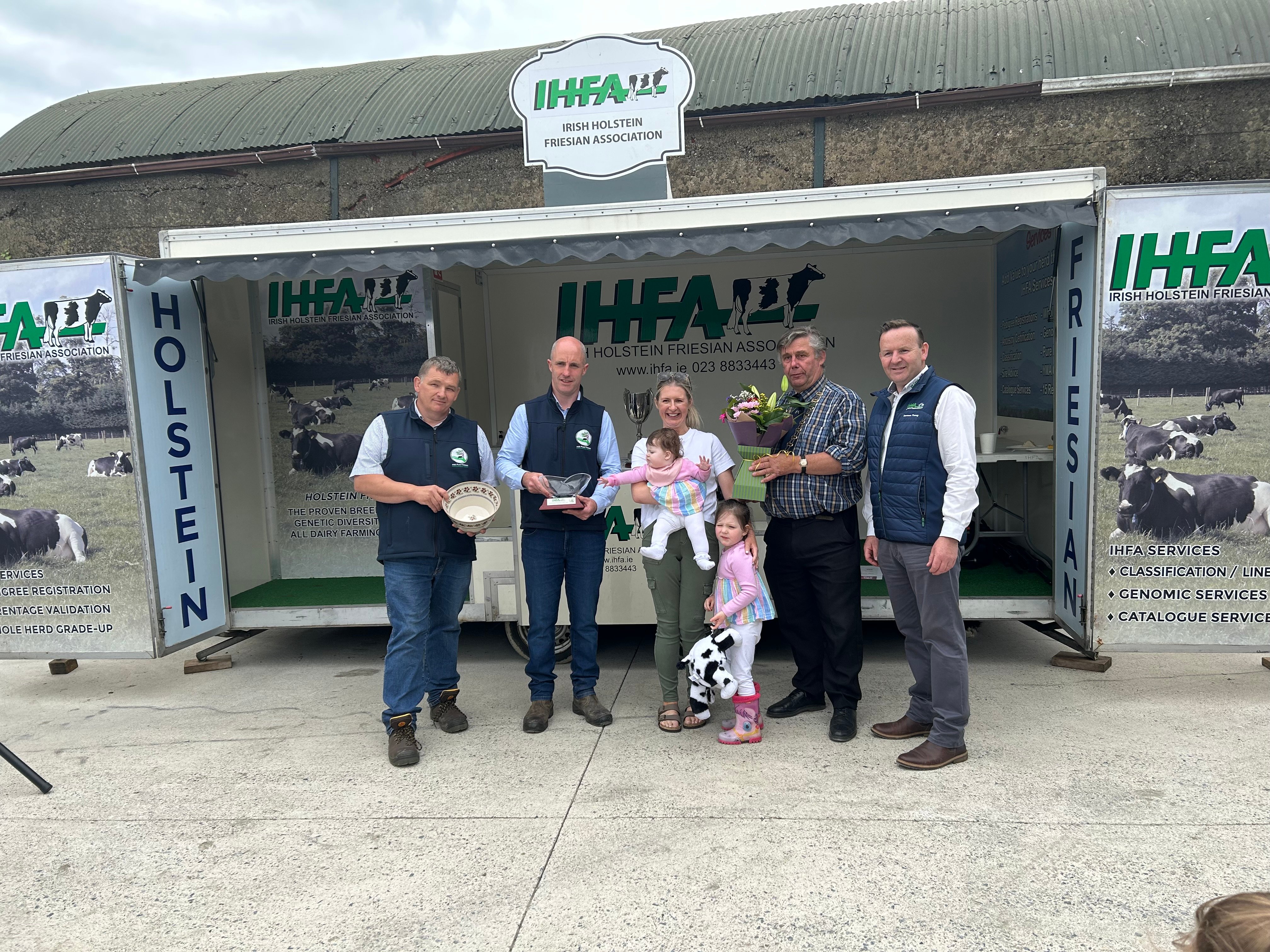 Patrick Quealy, chair of Pure Friesian club, Gearoid, Sarah, Sally Kate and Lily Maher, Richard Hamilton, IHFA and Laurence Feeney, IHFA