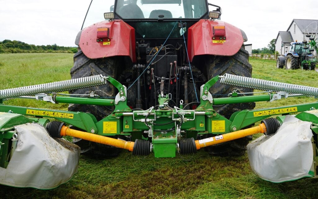 Simple, light in weight but robust. The Pronar PDD830C has worked flawlessly for Alan this season