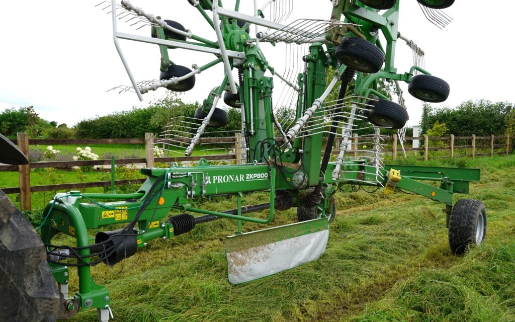 The ZKP 800C rake relies on engineering rather than masses of metal for strength.