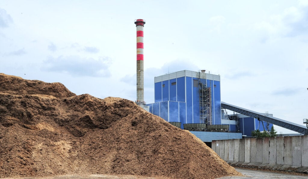 Edenderry power station has been granted planning permission for operation until 2030, burning biomass alongside the remaining cut peat