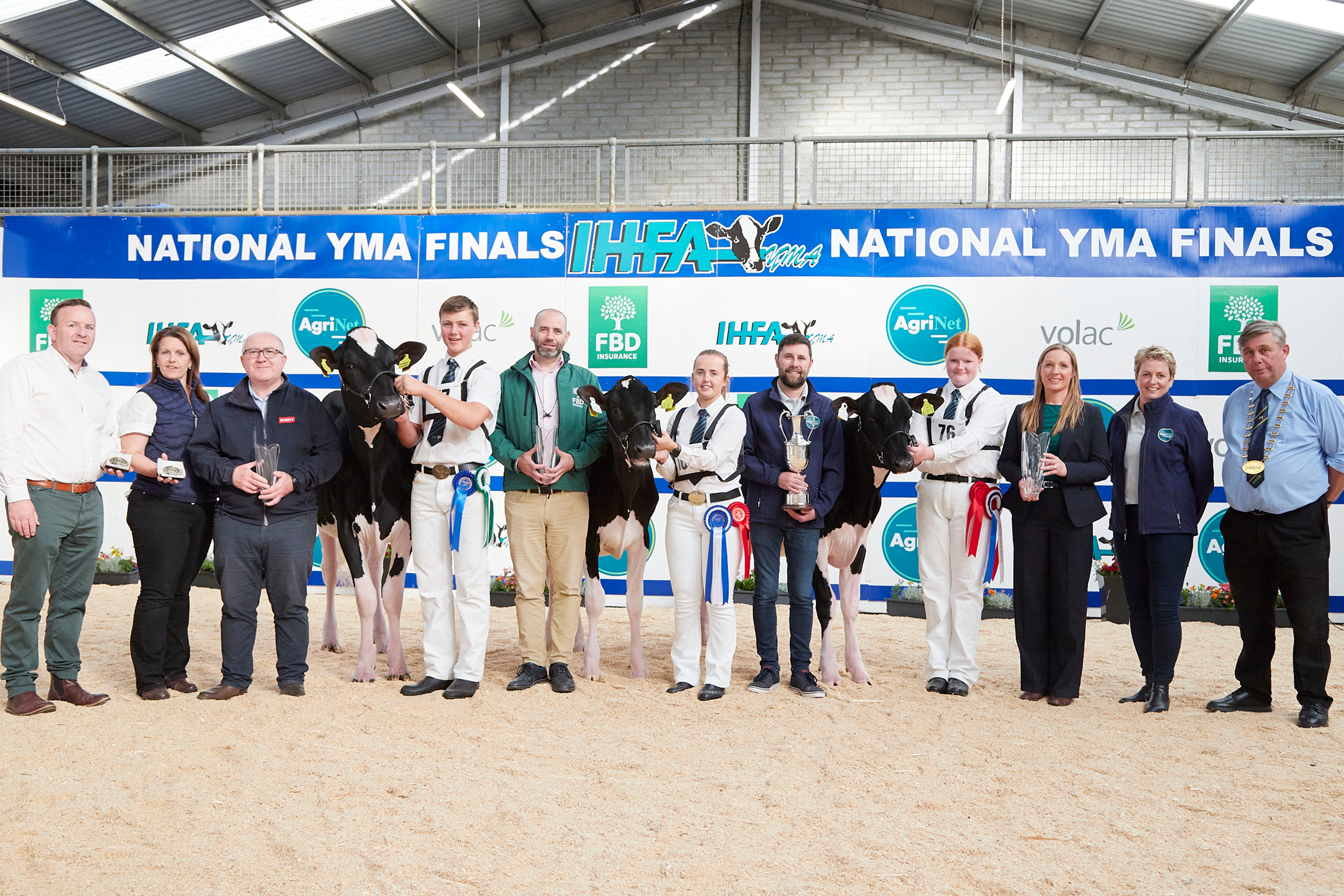 Handler championship line up: Laurence Feeney, IHFA CE, Alison Beattie, Farm Wardrobe, sponsor, Liam Gannon, Volac, Sponsor, Will Jones – Slaney (honourable mention handler), Simon Doocey, FBD, Sponsor, Rachel Corley – Breffni/Oriel (reserve champion handler) Gavin Murray, Agrinet, Sponsor, Becky Hynes - Cork (champion handler) with Judge Izzy Laird, and Cabrini Barry, AgriNet, sponsor Richard Hamilton, President IHFA. Image: Maria Kelly