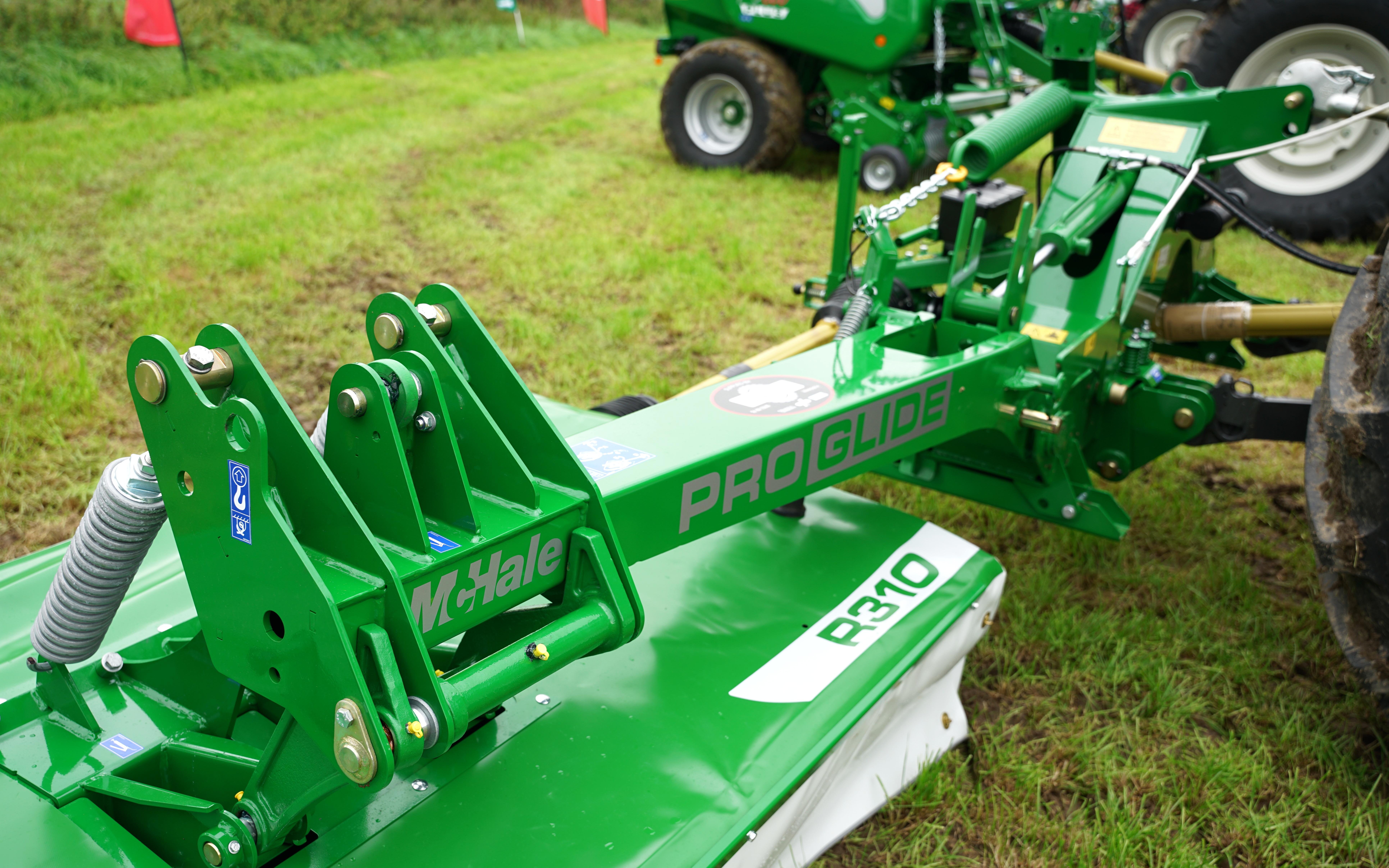 Heavy-duty construction and a well thought out linkage enable a high work rate to be achieved by the company's mowers