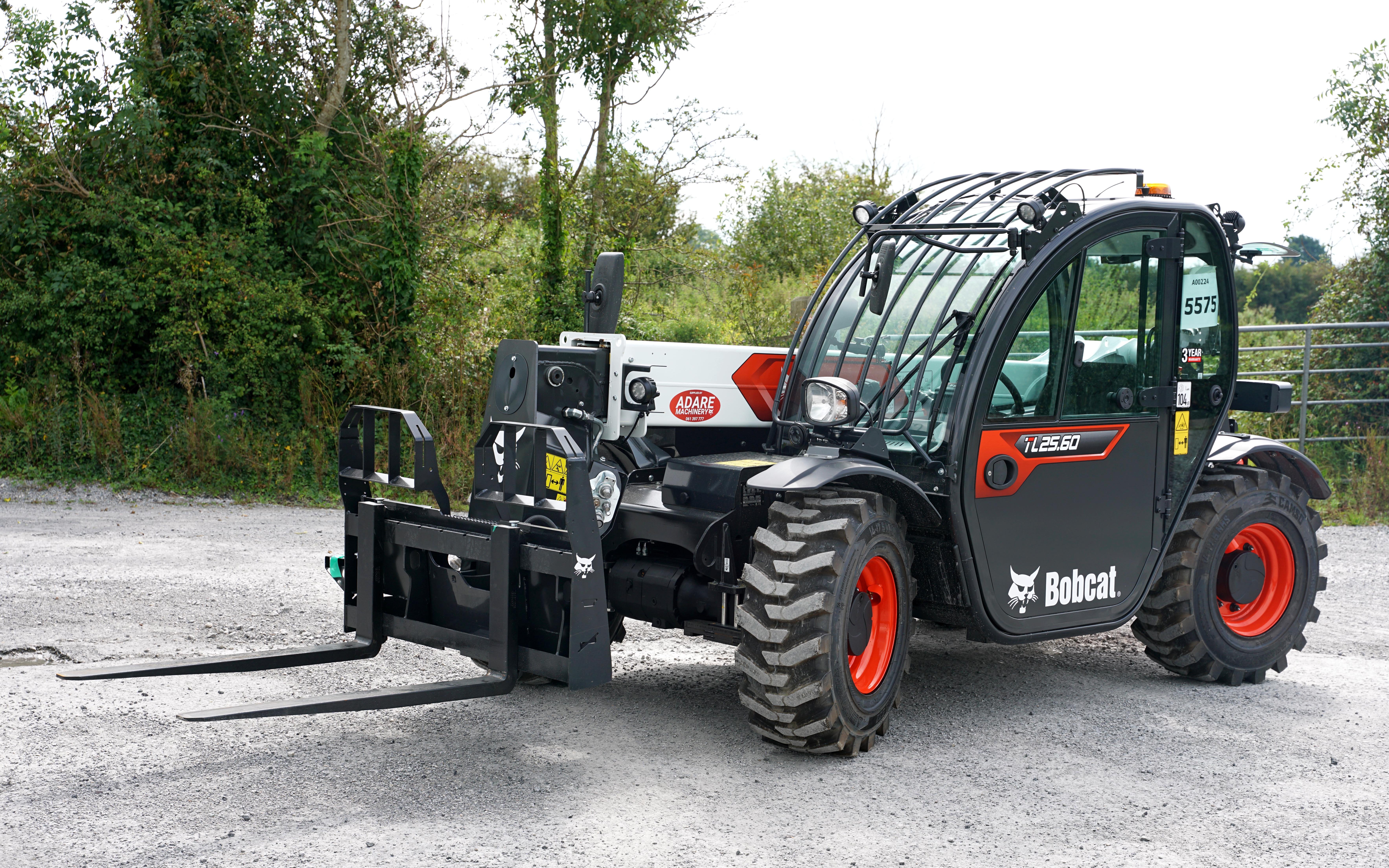 The smallest of Bobcats telehandlers will outperform a tractor and loader combination similar to its 75hp