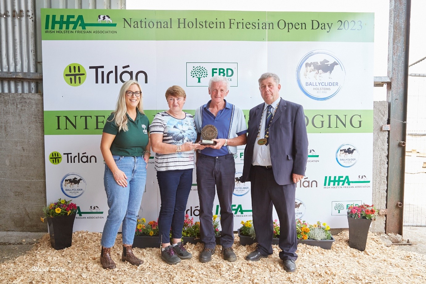 John and wife Mary collecting the Highest EBI Cow Classified EX/VG award at this years IHFA Open Day for Doonmanagh LHZ Sunflower with sponsors FBD and IHFA President Richard Hamilton