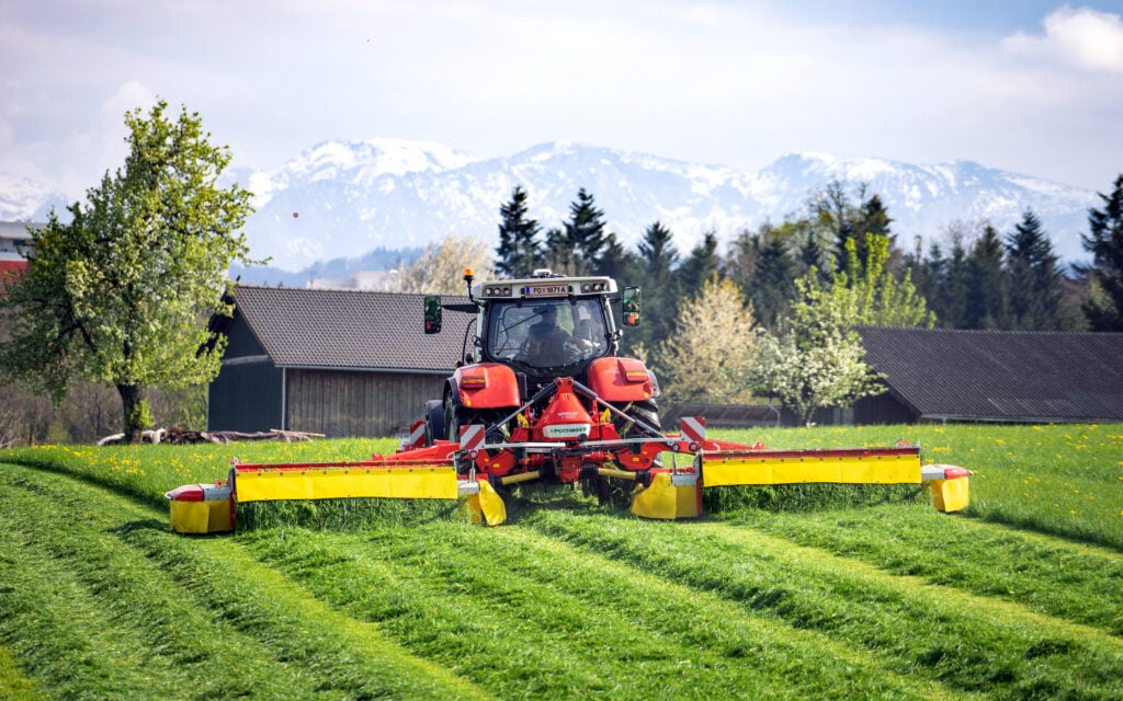 Should any obstacles be encountered, the mowers swing back and up to clear them