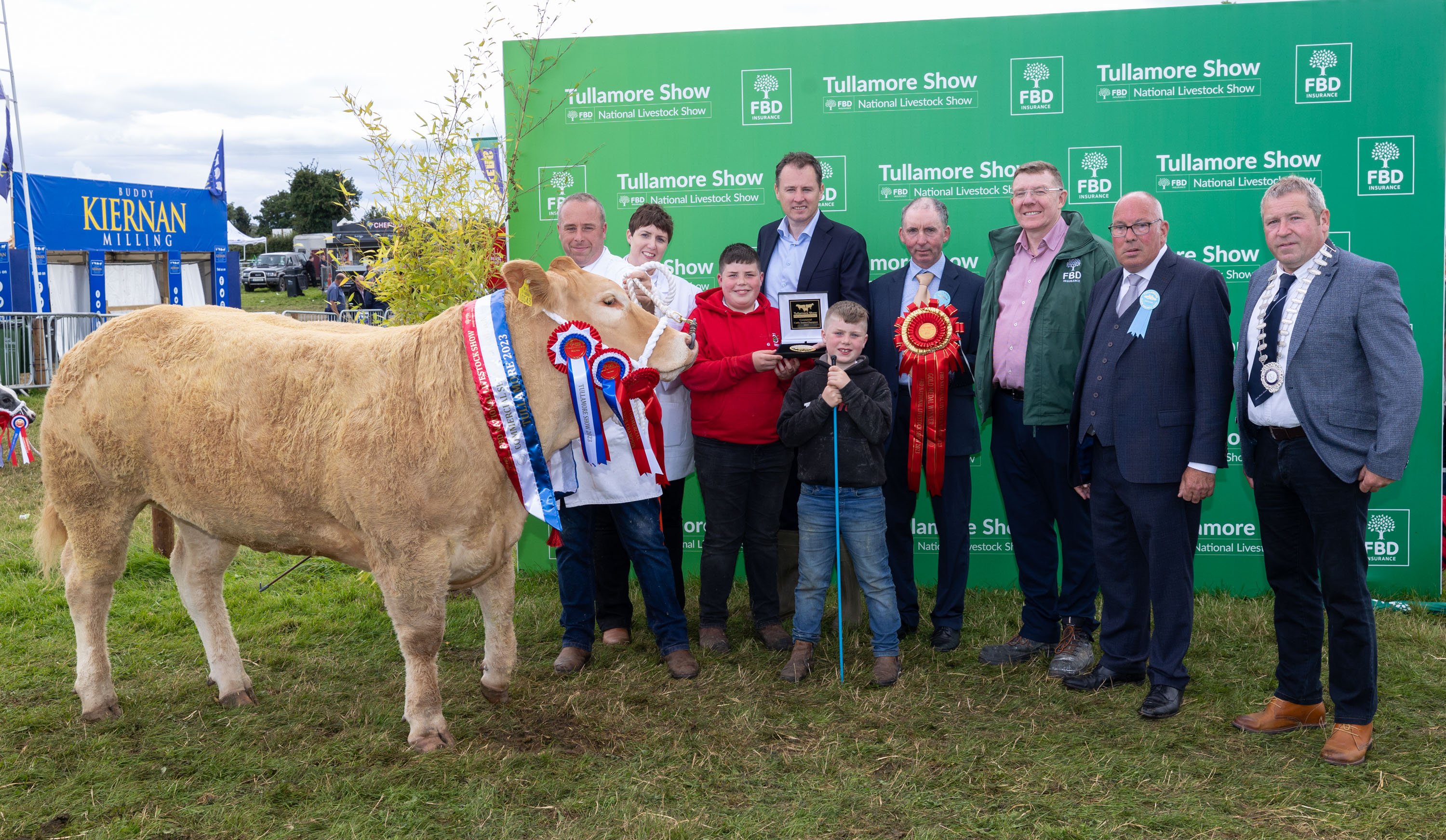 The senior commercial champion owned and shown by Davina, Clive, William and Adam Stevenson from Donegal are presented with the awards by Minister for Agriculture, Food and the Marine Charlie McConalogue TD; Joseph Molloy show chairman; Pat Gilligan FBD; Michael Dolan, head of commercial cattle and Ray Brady ISA president at Tullamore Show 2023.
Picture: Alf Harvey.