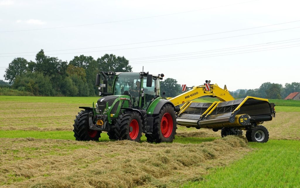 The RS1000 merger from ROC has been developed specifically for frequently cut crops