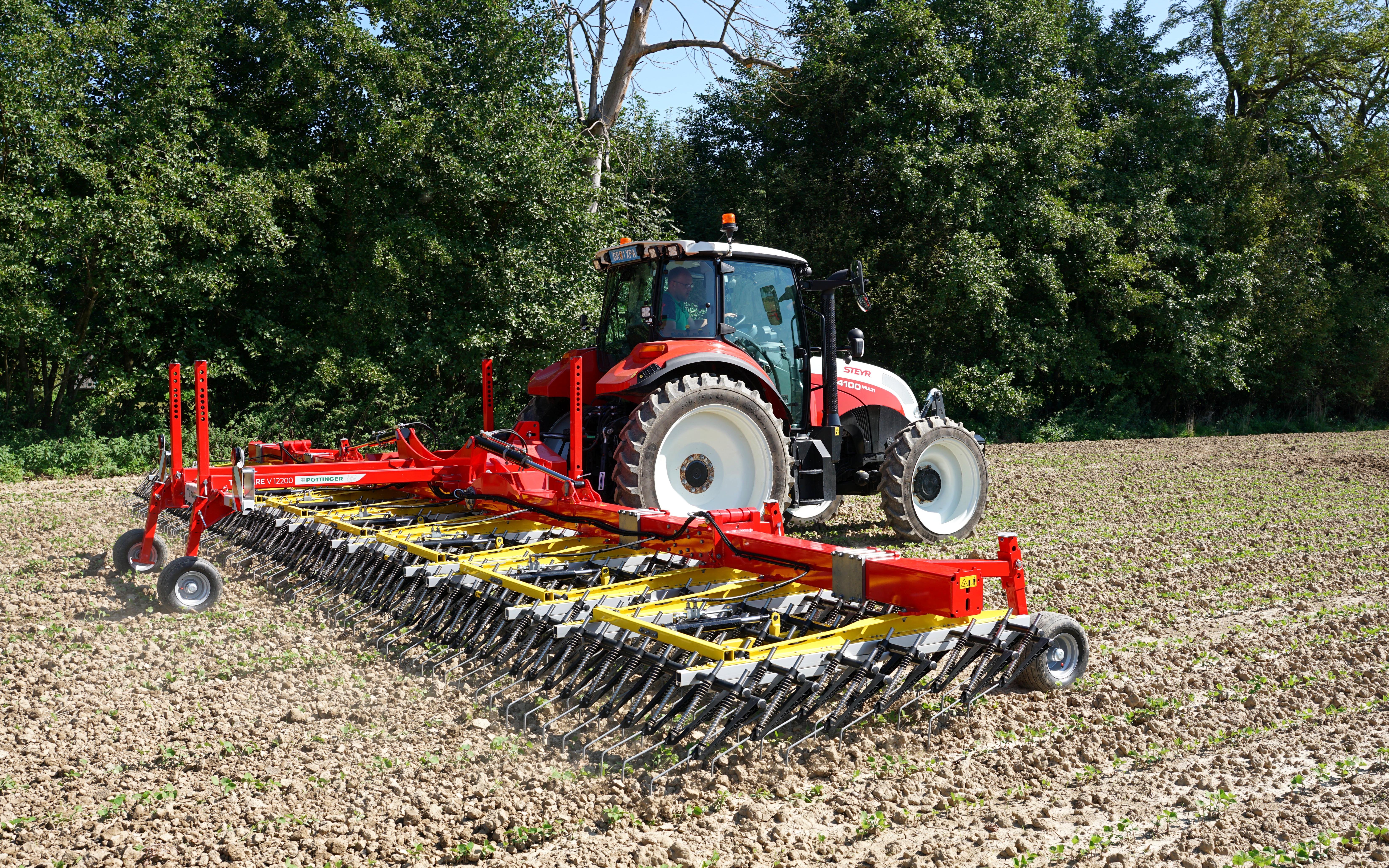 The Tinecare V12200 has a 12.2m working width which is greater than the original tramline systems