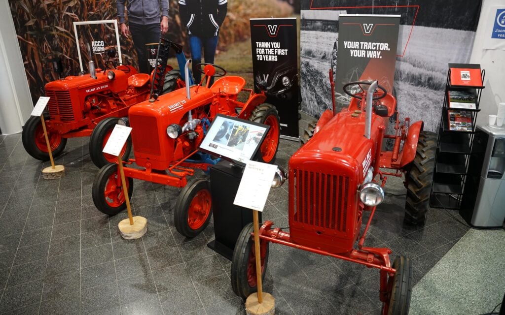 Three early Valmet tractors on display at Suolahti. The model on the right is a 15hp prototype from 1951