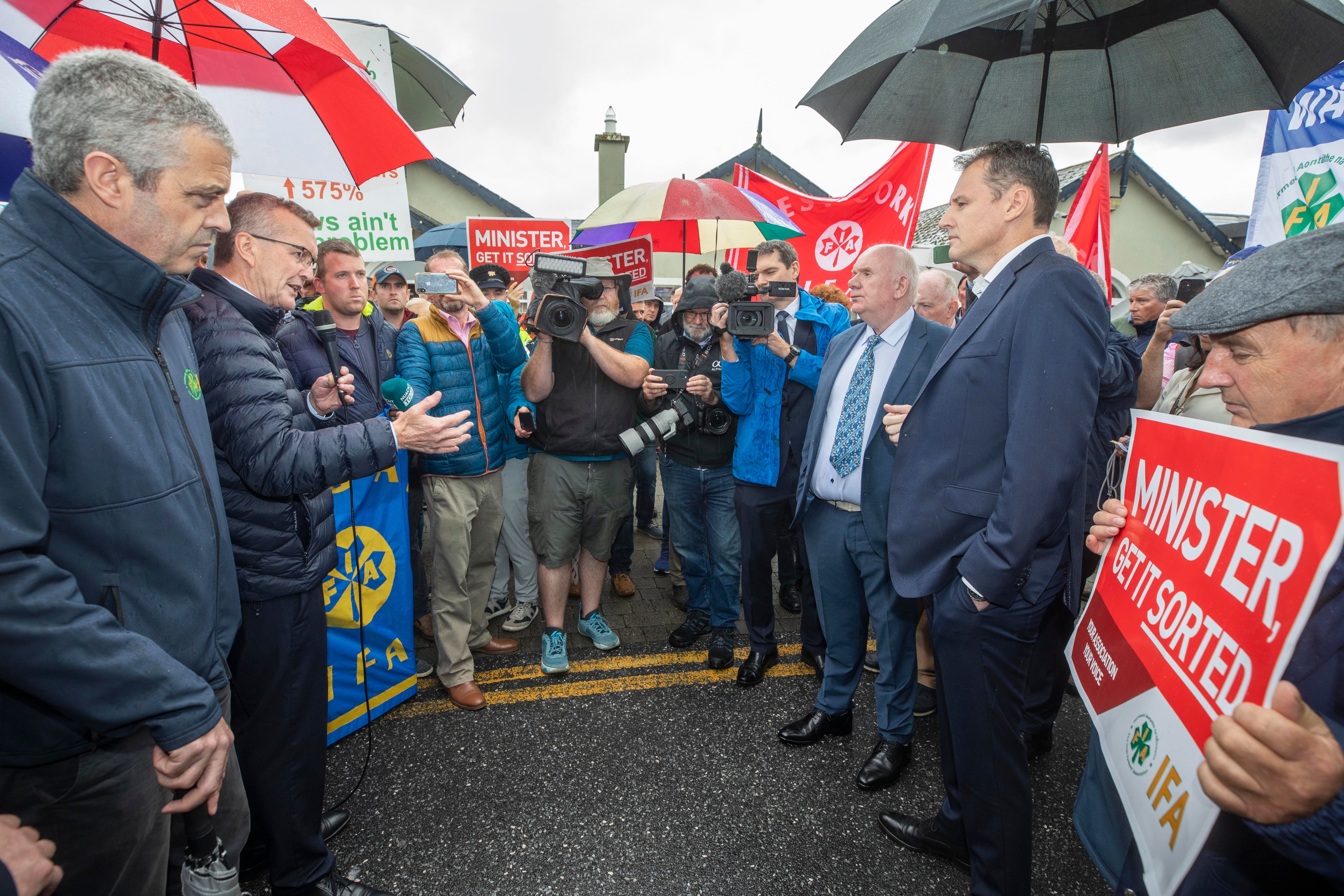 IFA president Tim Cullinan and Minister for Agriculture, Food and the Marine, Charlie McConalogue in Tipperary. Source: Finbarr O'Rourke