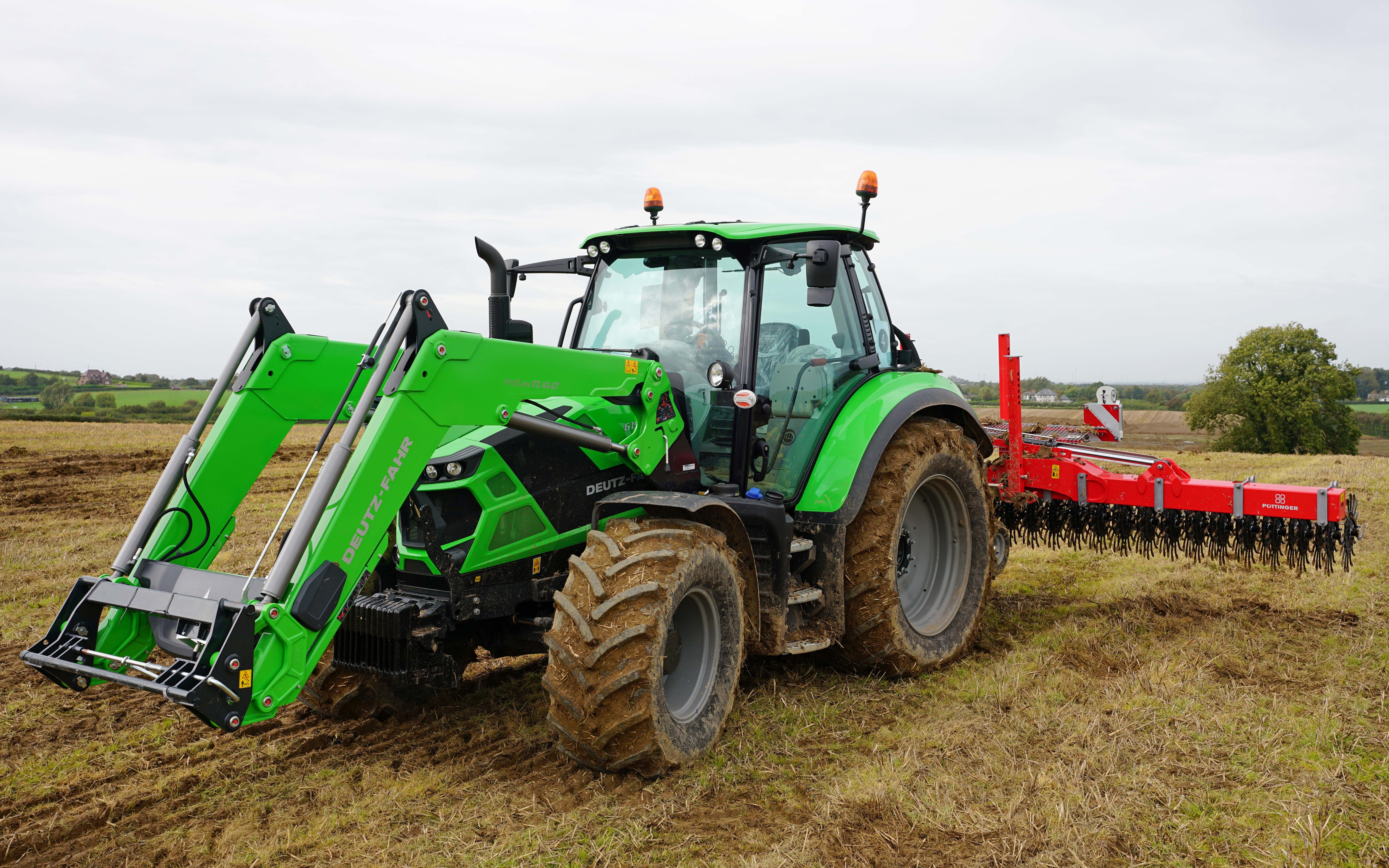 The 6.4 Series is built totally in-house and is designed as the perfect crossover tractor, from stock to tillage