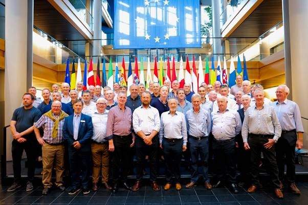 Kerry Co-op (Co. Kerry members) with MEP Kelly. Source: Kerry Co-op Creameries