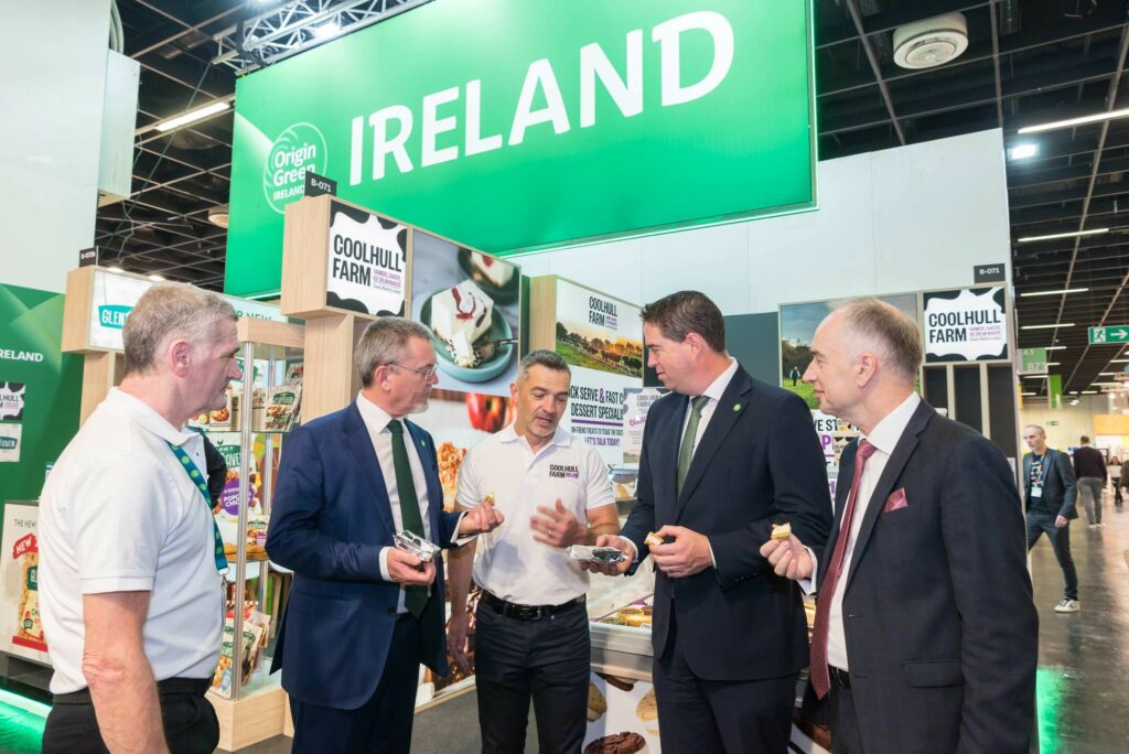 Bord Bia CEO, Jim O'Toole and Minister of State, Martin Heydon with Barry Murphy, Brian Murphy and team from Coolhull Farm at Anuga
