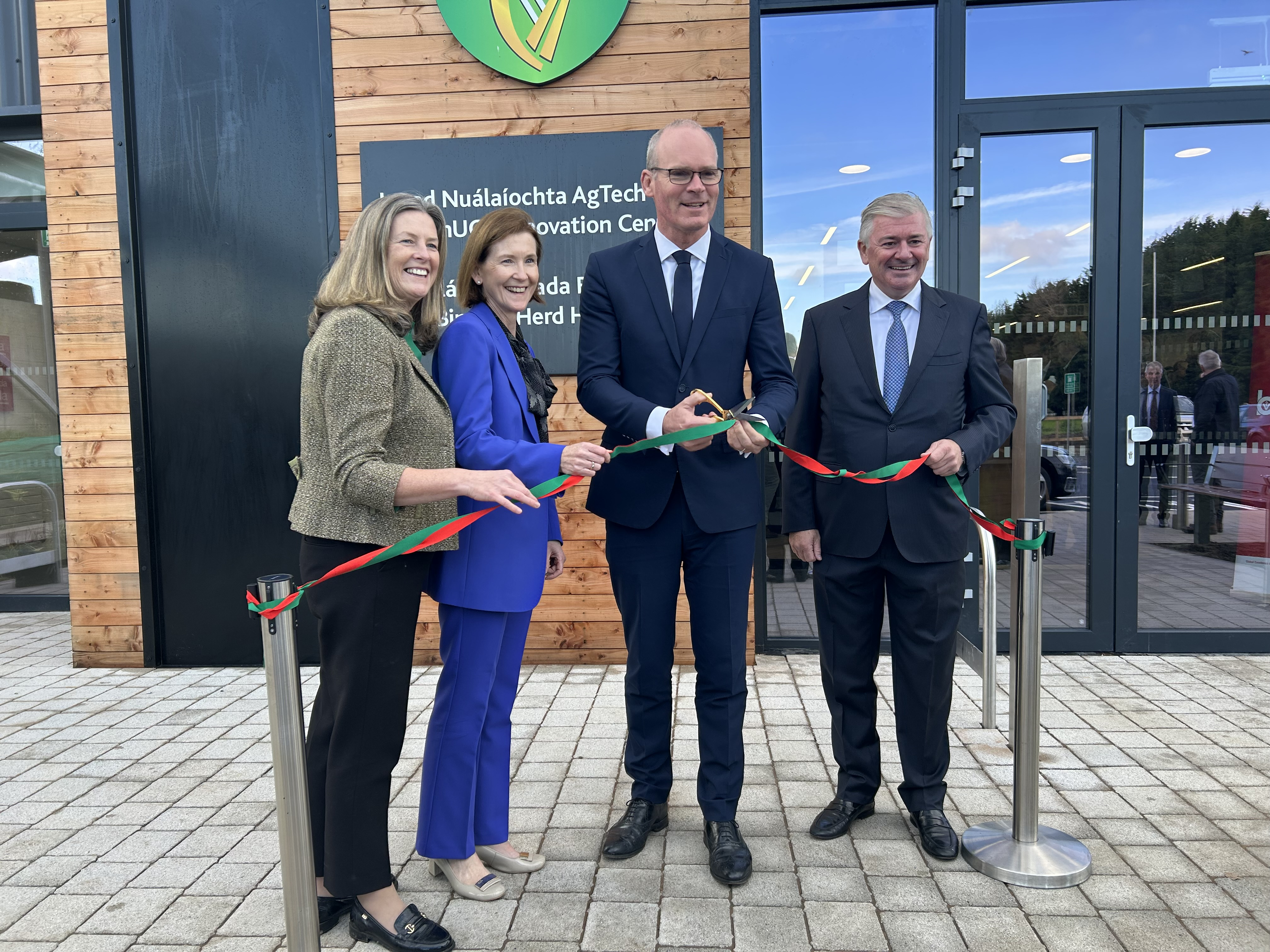 Carol Gibbons from Enterprise Ireland, UCD Vice President Professor Helen Roche, Minster Simon Coveney, Donal Tierney chairman of Bimeda Animal Health