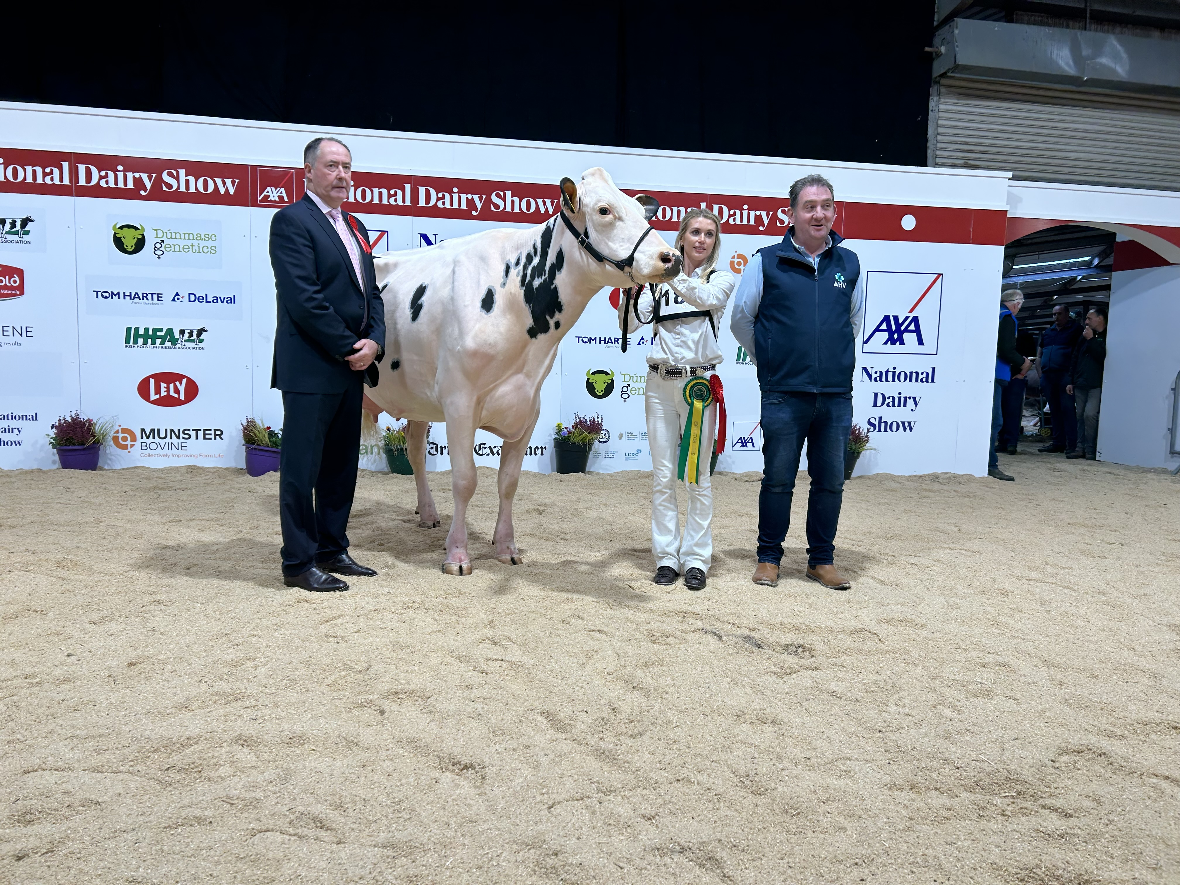 Judge Ashley Fleming, Izzy Jones with Jones Lambda Twizzle and Kevin Quilter from AHV