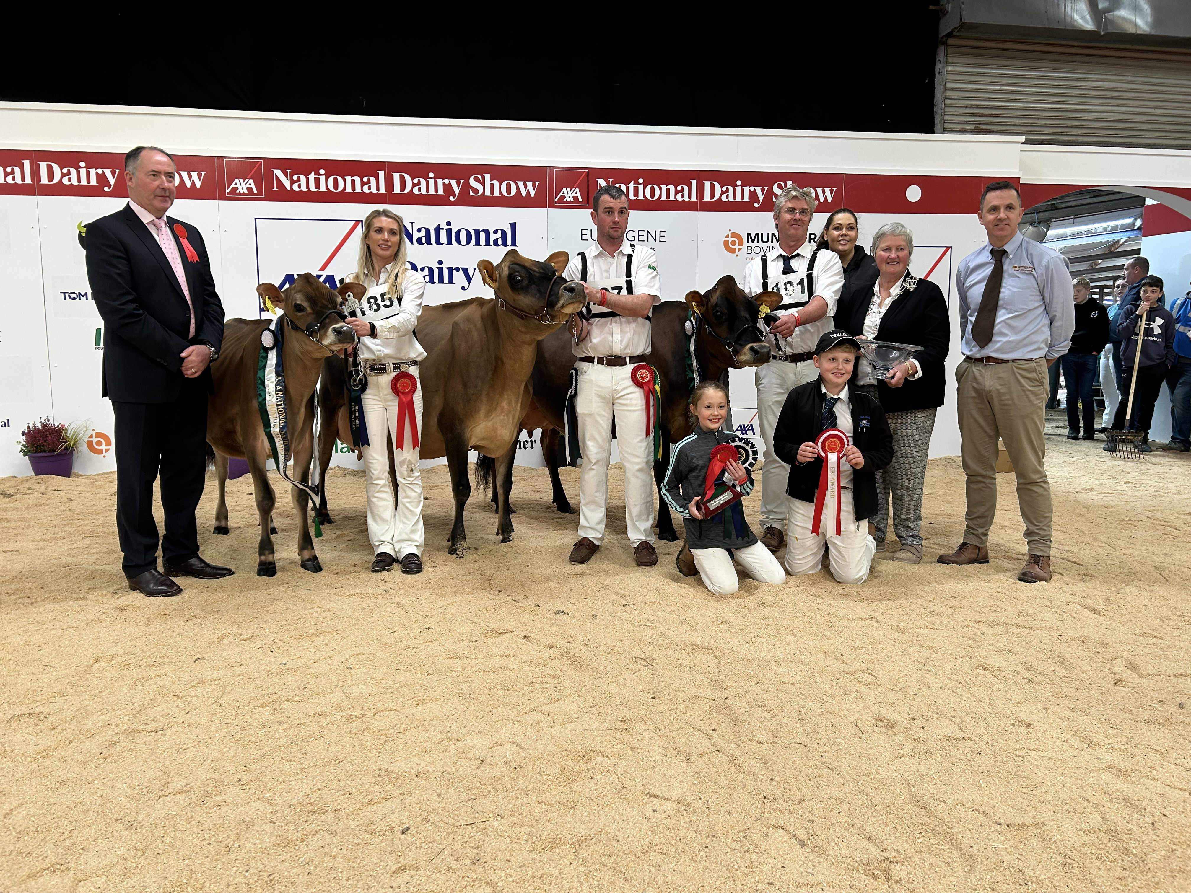 Judge Ashley Fleming, Izzy Jones with Jones Ferdinand Cupid, Daniel Curtin with Euro Joel Prance, Eamonn McLoughney with Cloonboygher Gilly, Cathal, Anna and Helen McLoughney, Ursula Forrest President of Cork Club and Micheal O'Donovan