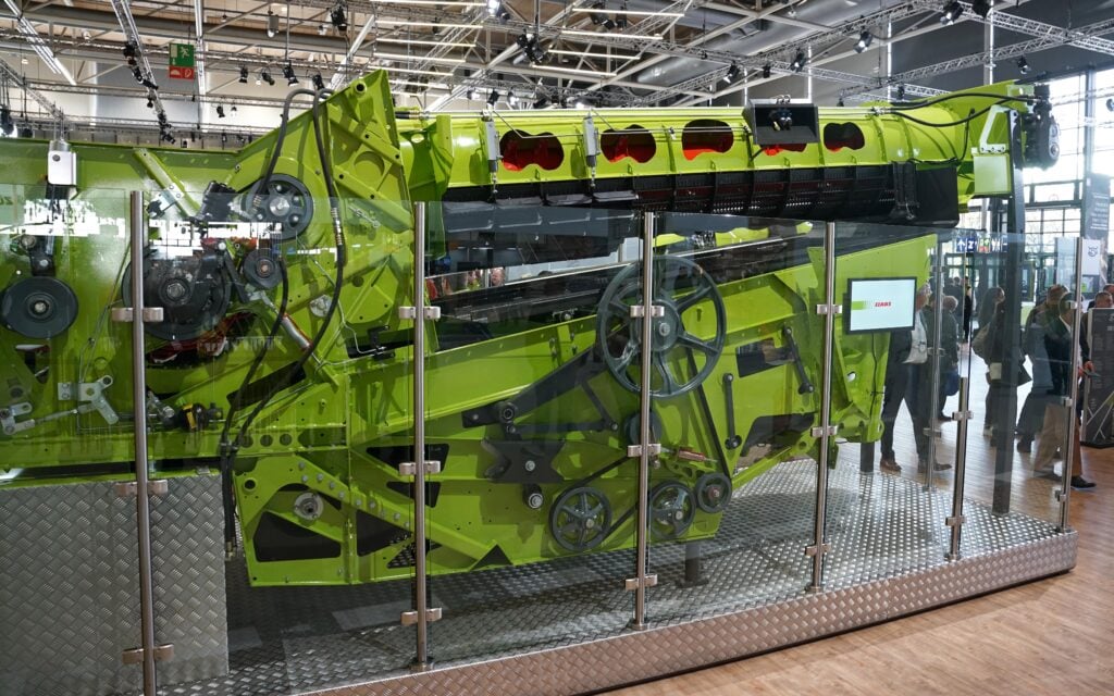 The combine Cyaways were a strong attracion at the Claas stand and gave a good insight into the latest combine mechanical technology