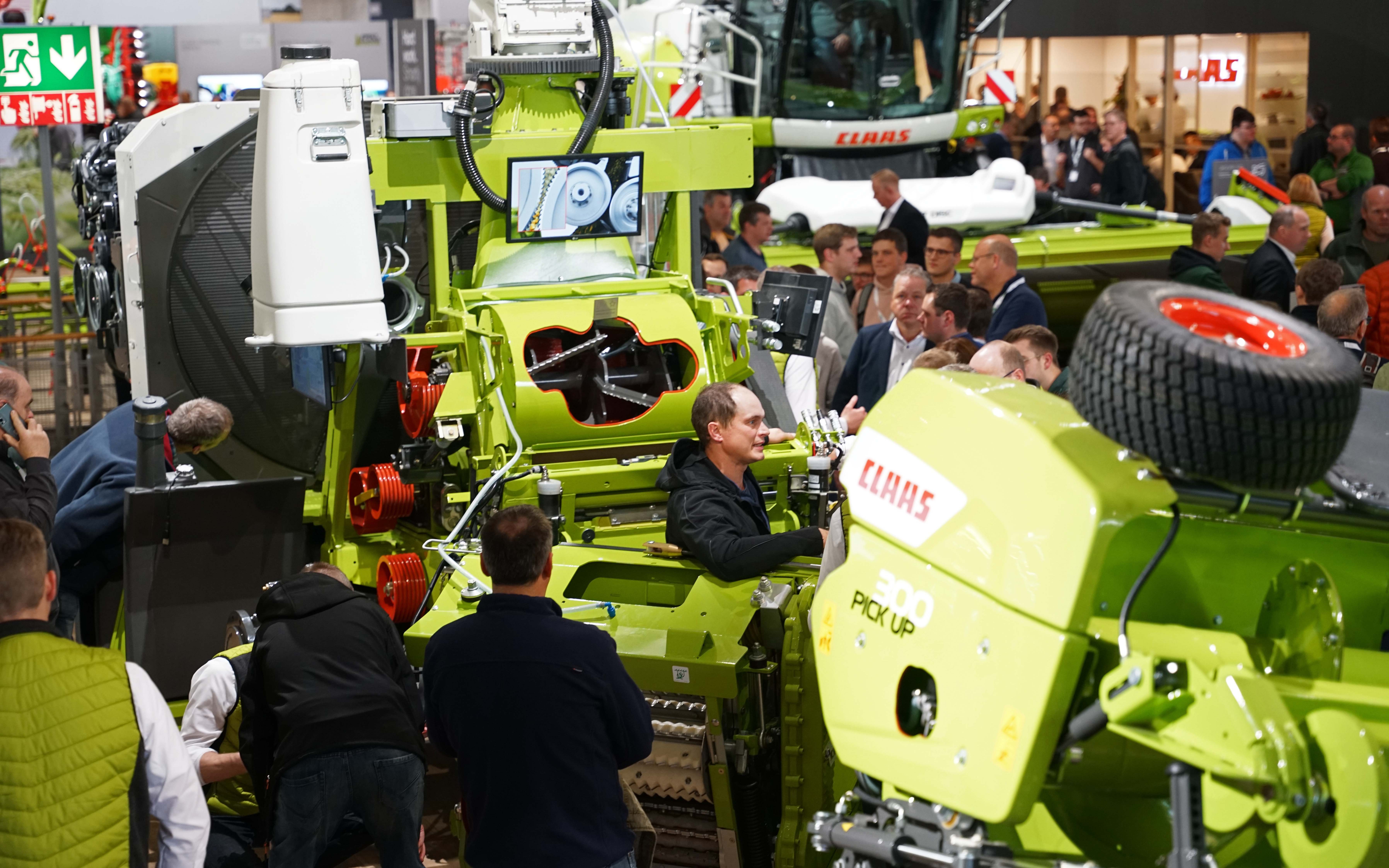The cutaway exhibits on the Claas stand attracted a good deal of interest