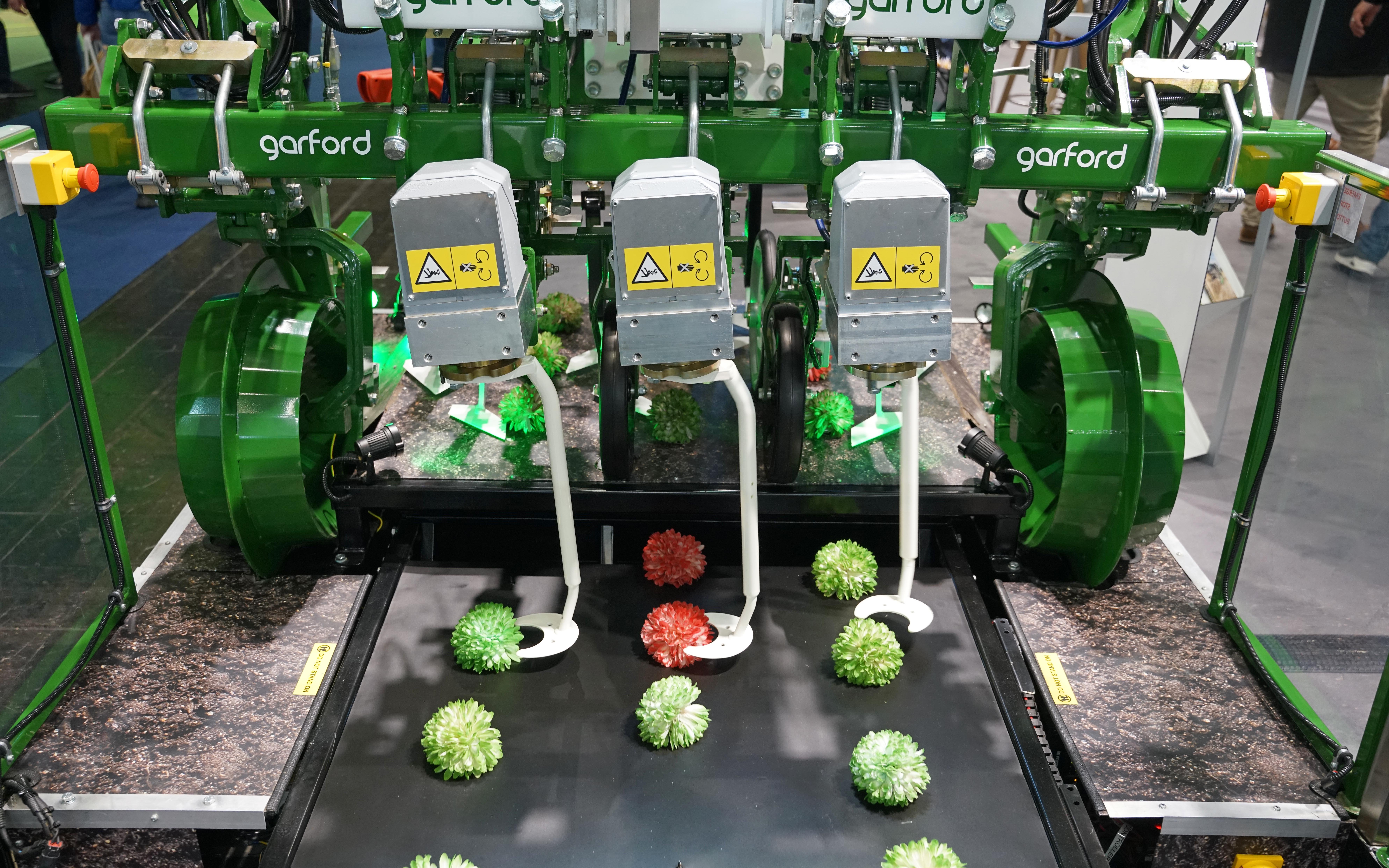 Garford have long been involved in mechanical weeding using cameras to locate crop plants