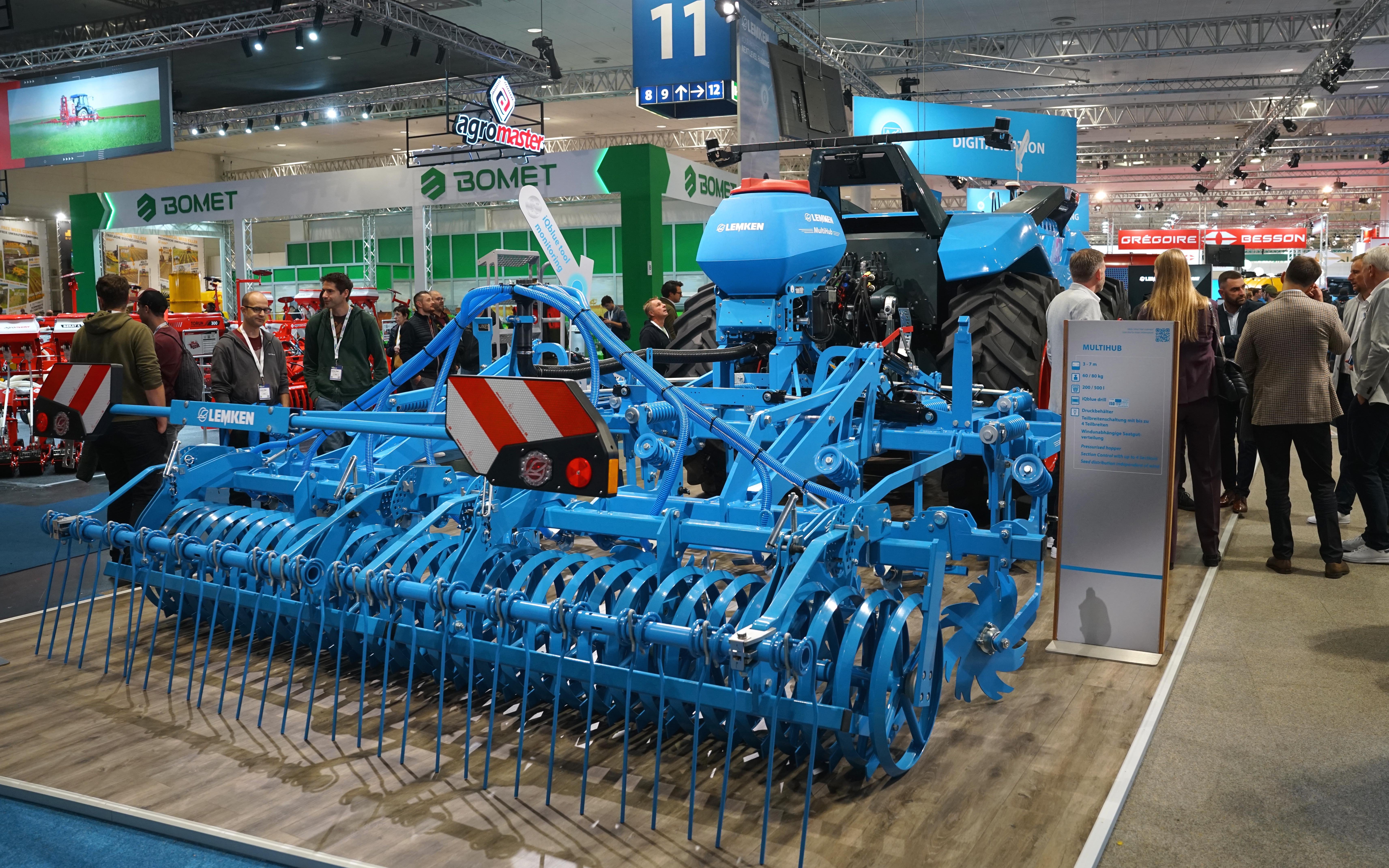 The new Lemken multihub seeder is designed to sow catch crops and can be attached to a variety of cultivators up to 7 metres wide