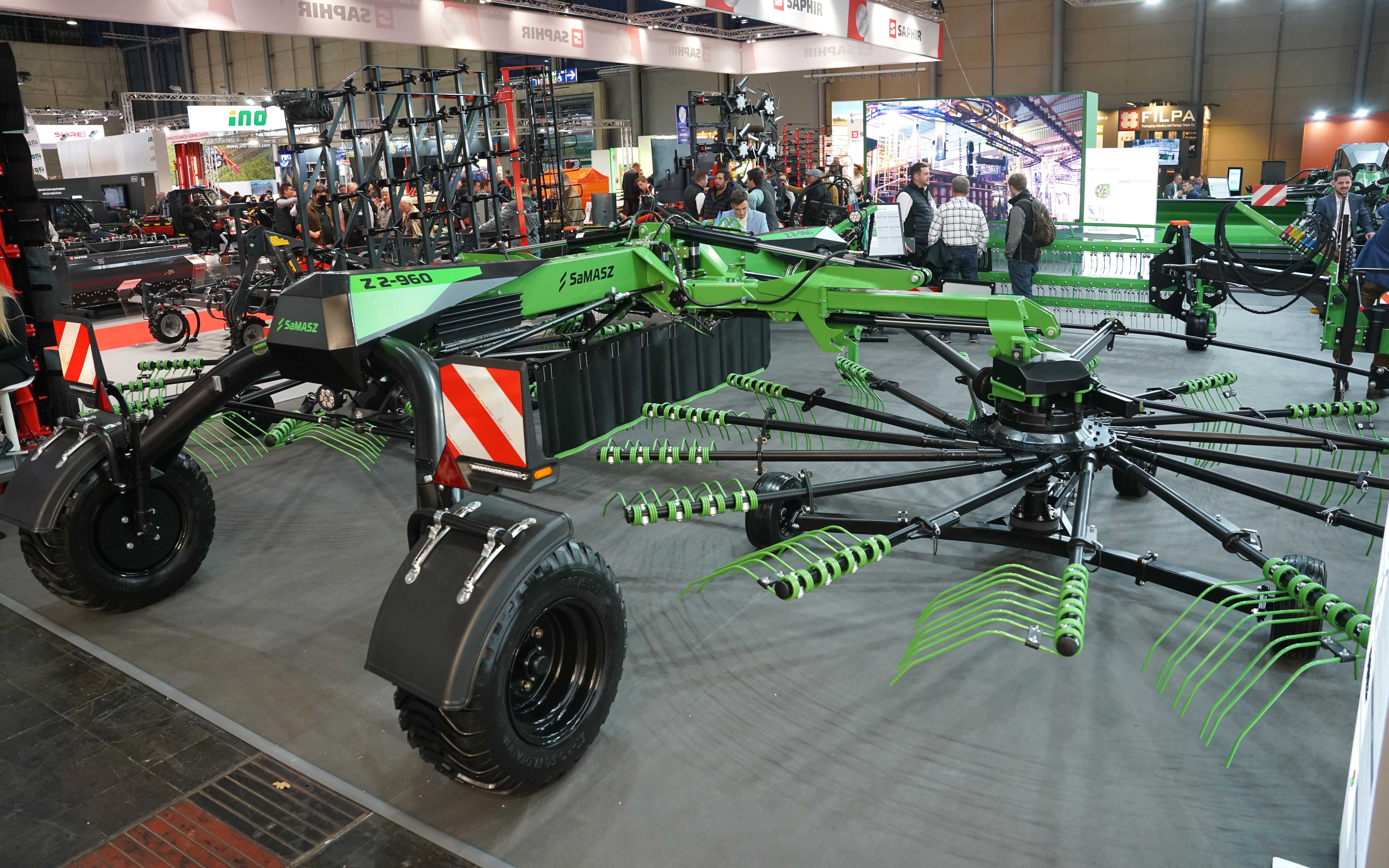 The latest rake with sealed rotor bearings was being shown by SaMASZ