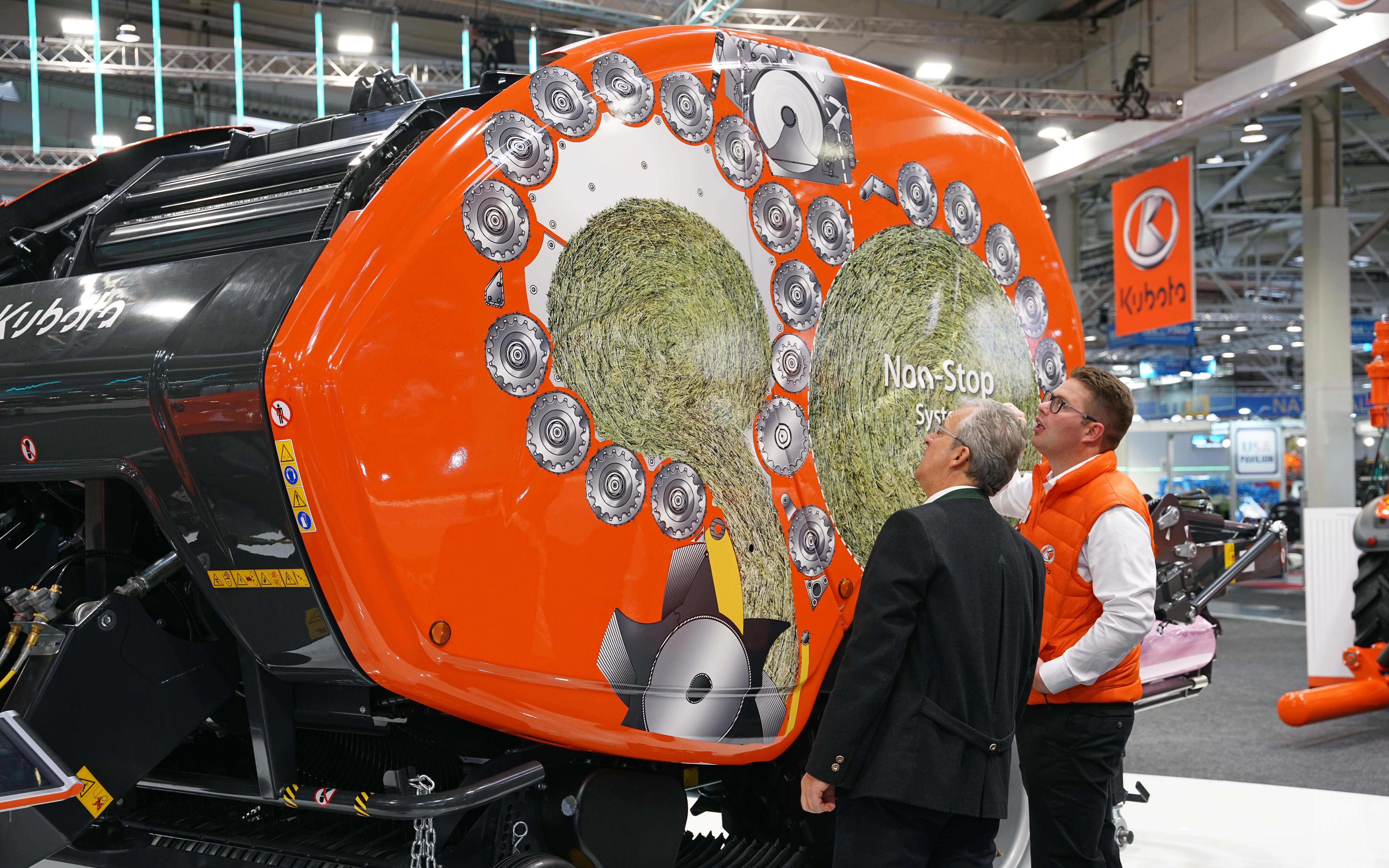 Kverneland/Kubota is gaining  ground with the Fastbale continuous baler and is keen to explain its operation